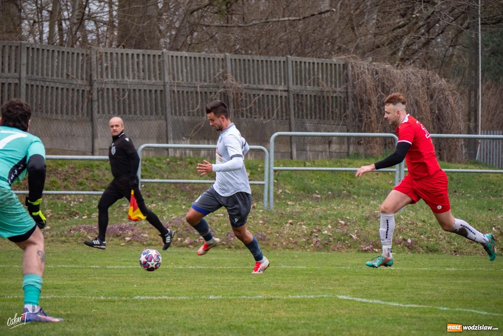 Zdjęcie w galerii na portalu naszwodzislaw.com: Szalony mecz i zwycięstwo Rogowa! Dziewięć goli i pełna pula na wyjeździe [FOTO] wiadomości z regionu