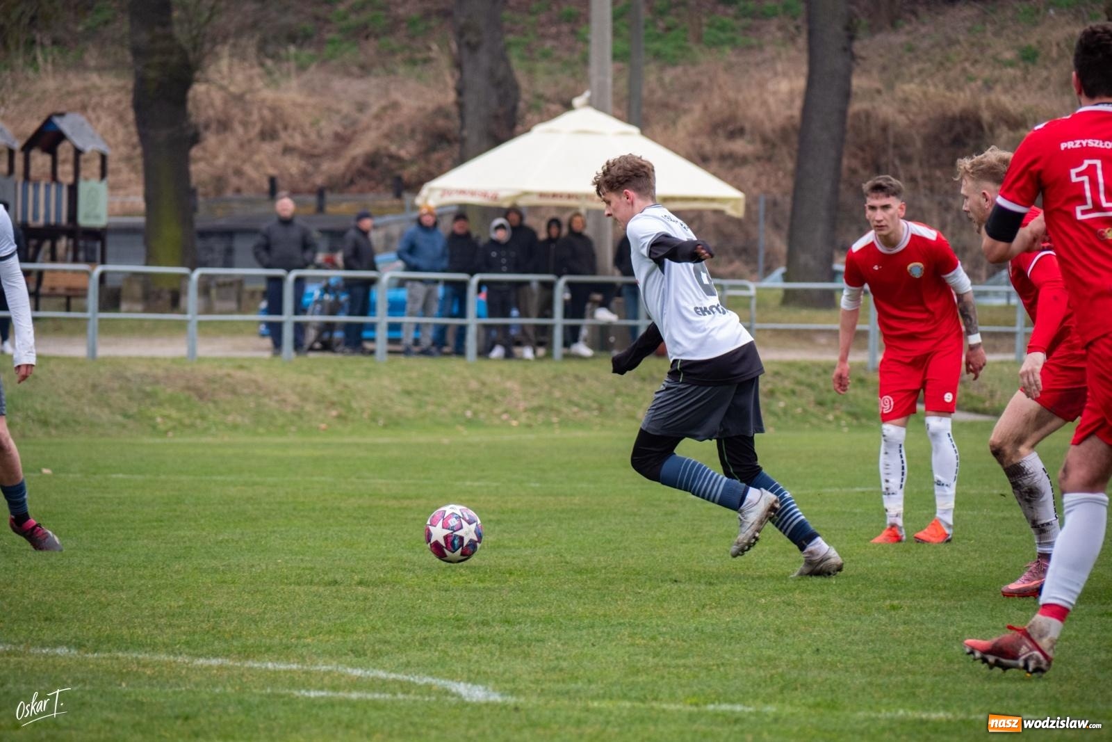 Zdjęcie w galerii na portalu naszwodzislaw.com: Szalony mecz i zwycięstwo Rogowa! Dziewięć goli i pełna pula na wyjeździe [FOTO] wiadomości z regionu