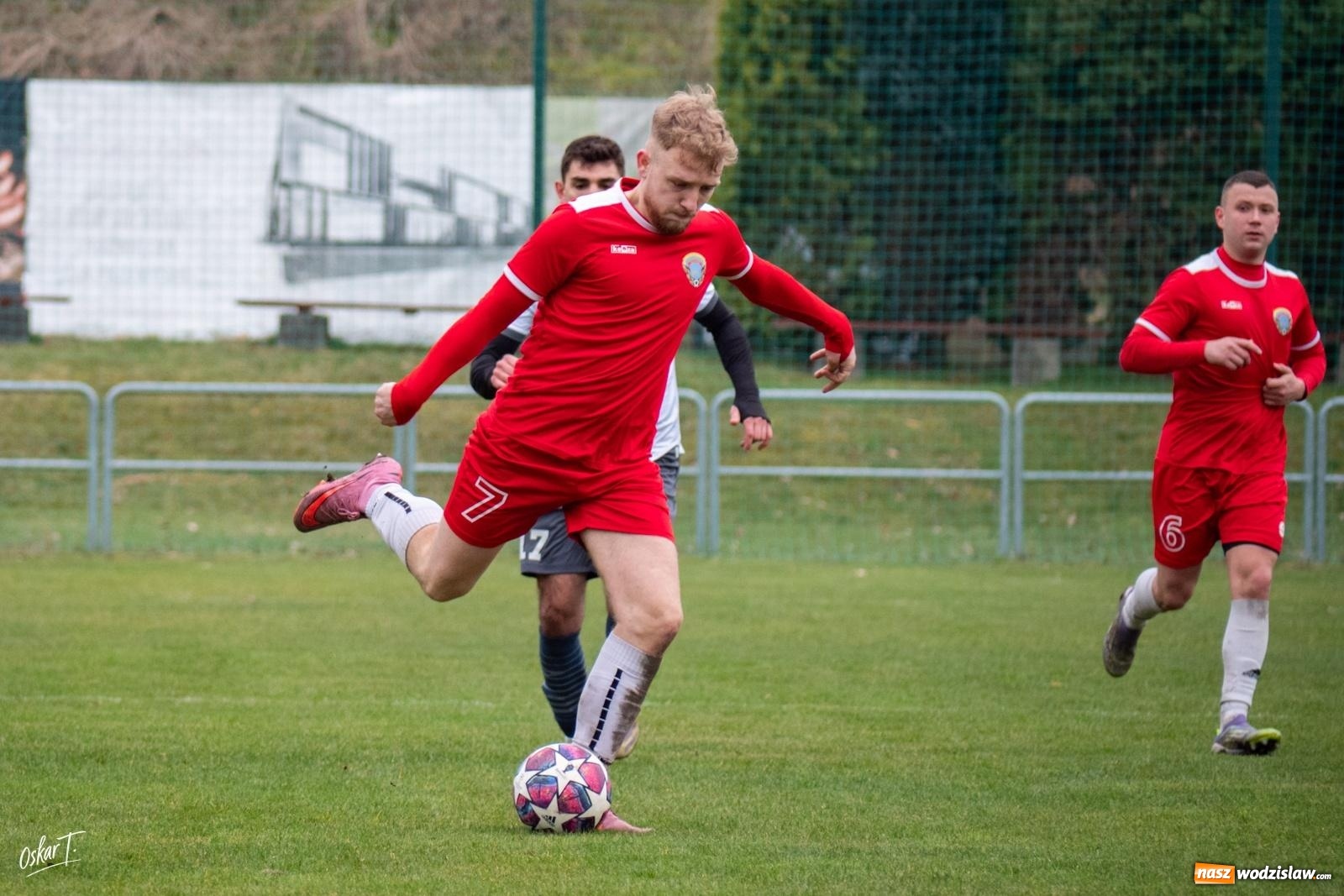 Zdjęcie w galerii na portalu naszwodzislaw.com: Szalony mecz i zwycięstwo Rogowa! Dziewięć goli i pełna pula na wyjeździe [FOTO] wiadomości z regionu