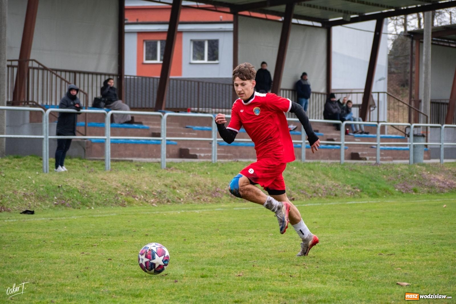 Zdjęcie w galerii na portalu naszwodzislaw.com: Szalony mecz i zwycięstwo Rogowa! Dziewięć goli i pełna pula na wyjeździe [FOTO] wiadomości z regionu