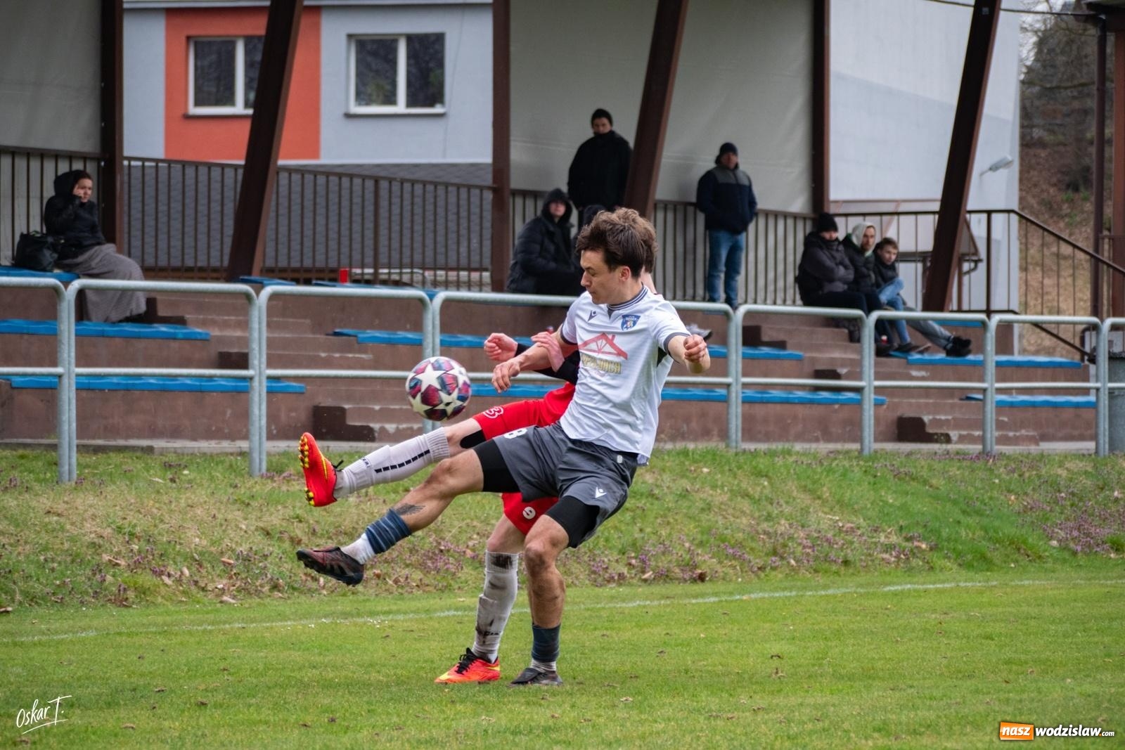 Zdjęcie w galerii na portalu naszwodzislaw.com: Szalony mecz i zwycięstwo Rogowa! Dziewięć goli i pełna pula na wyjeździe [FOTO] wiadomości z regionu