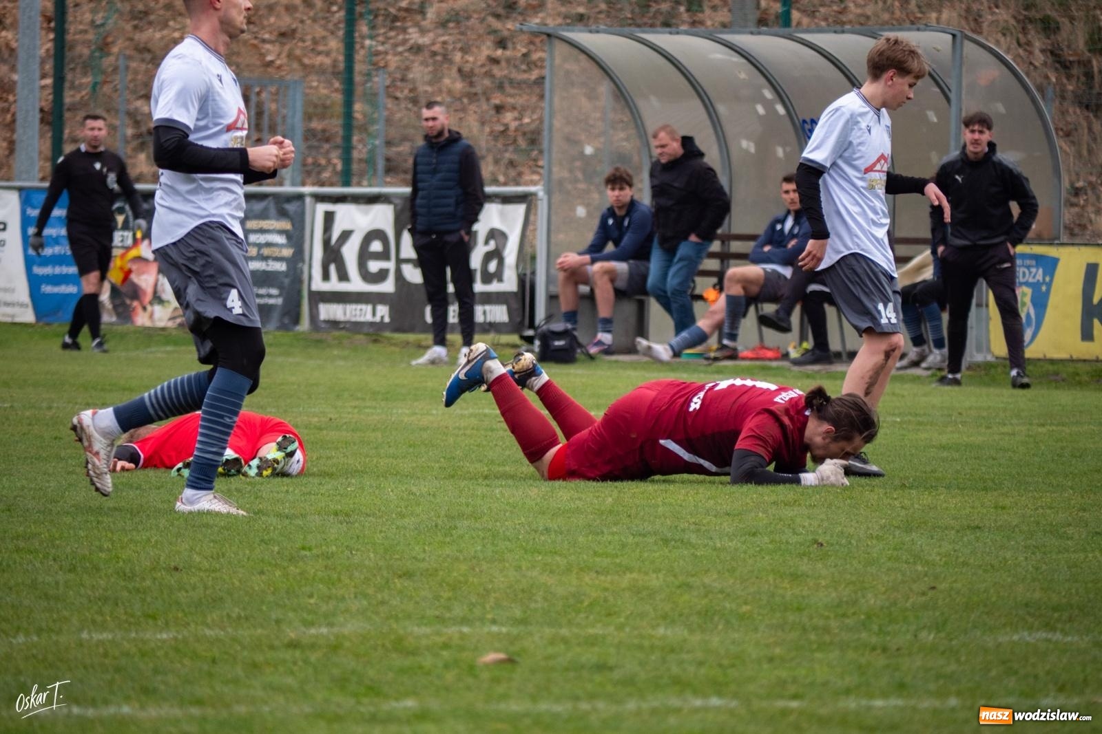 Zdjęcie w galerii na portalu naszwodzislaw.com: Szalony mecz i zwycięstwo Rogowa! Dziewięć goli i pełna pula na wyjeździe [FOTO] wiadomości z regionu