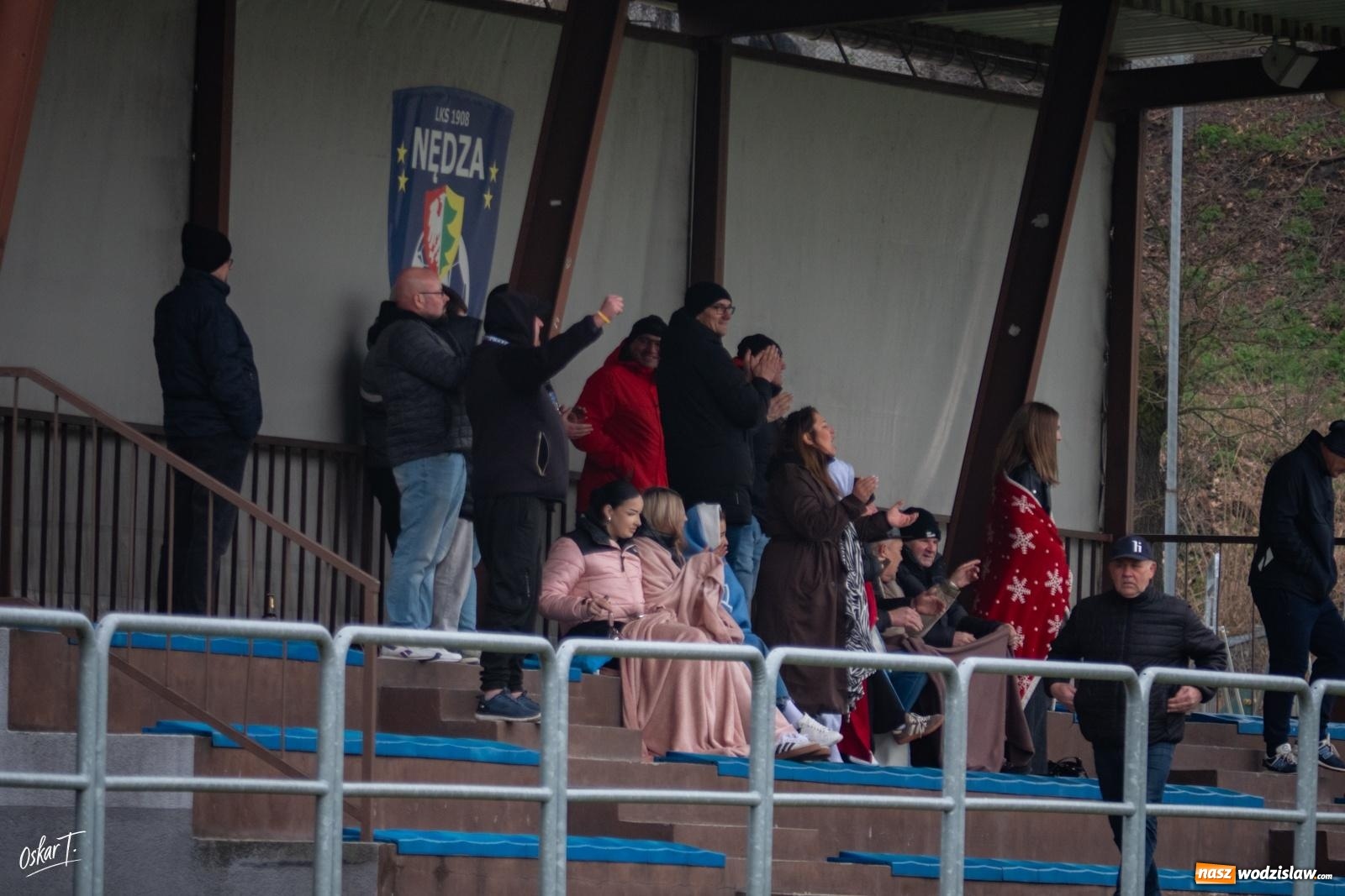 Zdjęcie w galerii na portalu naszwodzislaw.com: Szalony mecz i zwycięstwo Rogowa! Dziewięć goli i pełna pula na wyjeździe [FOTO] wiadomości z regionu