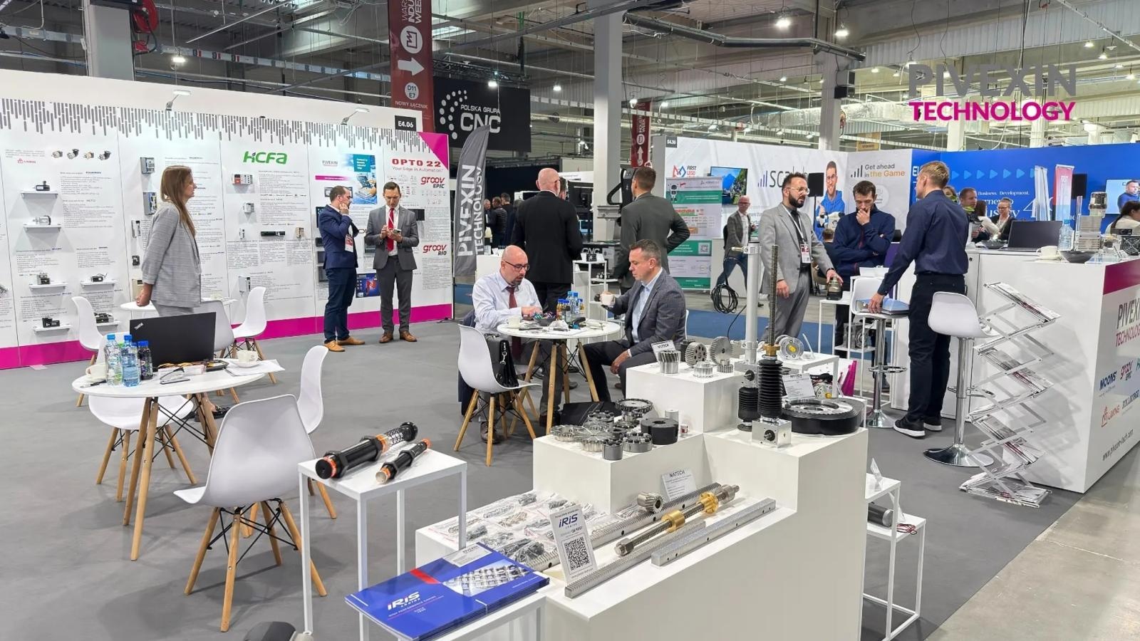 Zdjęcie w galerii na portalu naszwodzislaw.com: Nowa praca, nowe możliwości. Dołącz do PIVEXIN TECHNOLOGY!  wiadomości z regionu