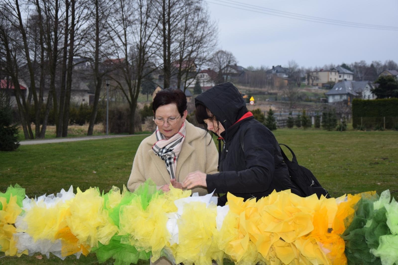 Zdjęcie w galerii na portalu naszwodzislaw.com: Tradycja silniejsza niż pogoda. Festiwal Palmy Wielkanocnej w Mszanie przyciągnął tłumy [FOTO] wiadomości z regionu