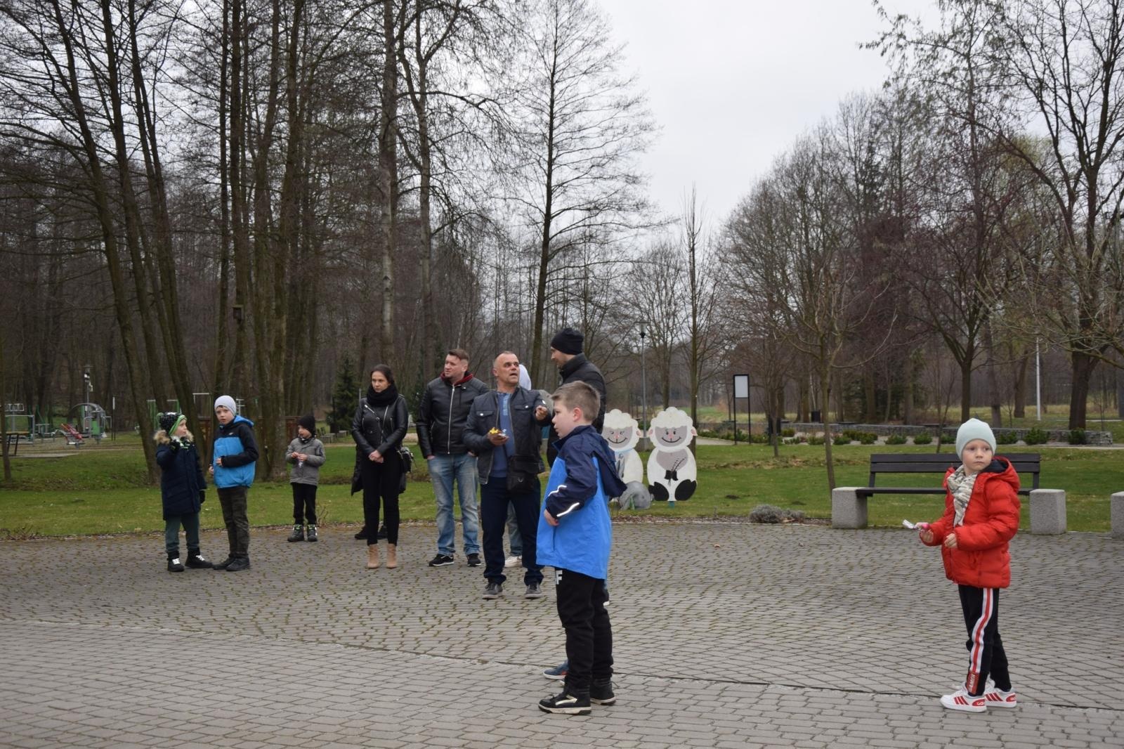 Zdjęcie w galerii na portalu naszwodzislaw.com: Tradycja silniejsza niż pogoda. Festiwal Palmy Wielkanocnej w Mszanie przyciągnął tłumy [FOTO] wiadomości z regionu