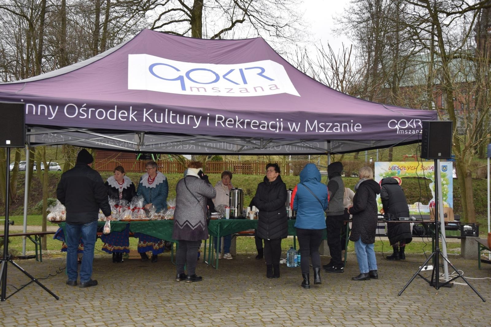 Zdjęcie w galerii na portalu naszwodzislaw.com: Tradycja silniejsza niż pogoda. Festiwal Palmy Wielkanocnej w Mszanie przyciągnął tłumy [FOTO] wiadomości z regionu