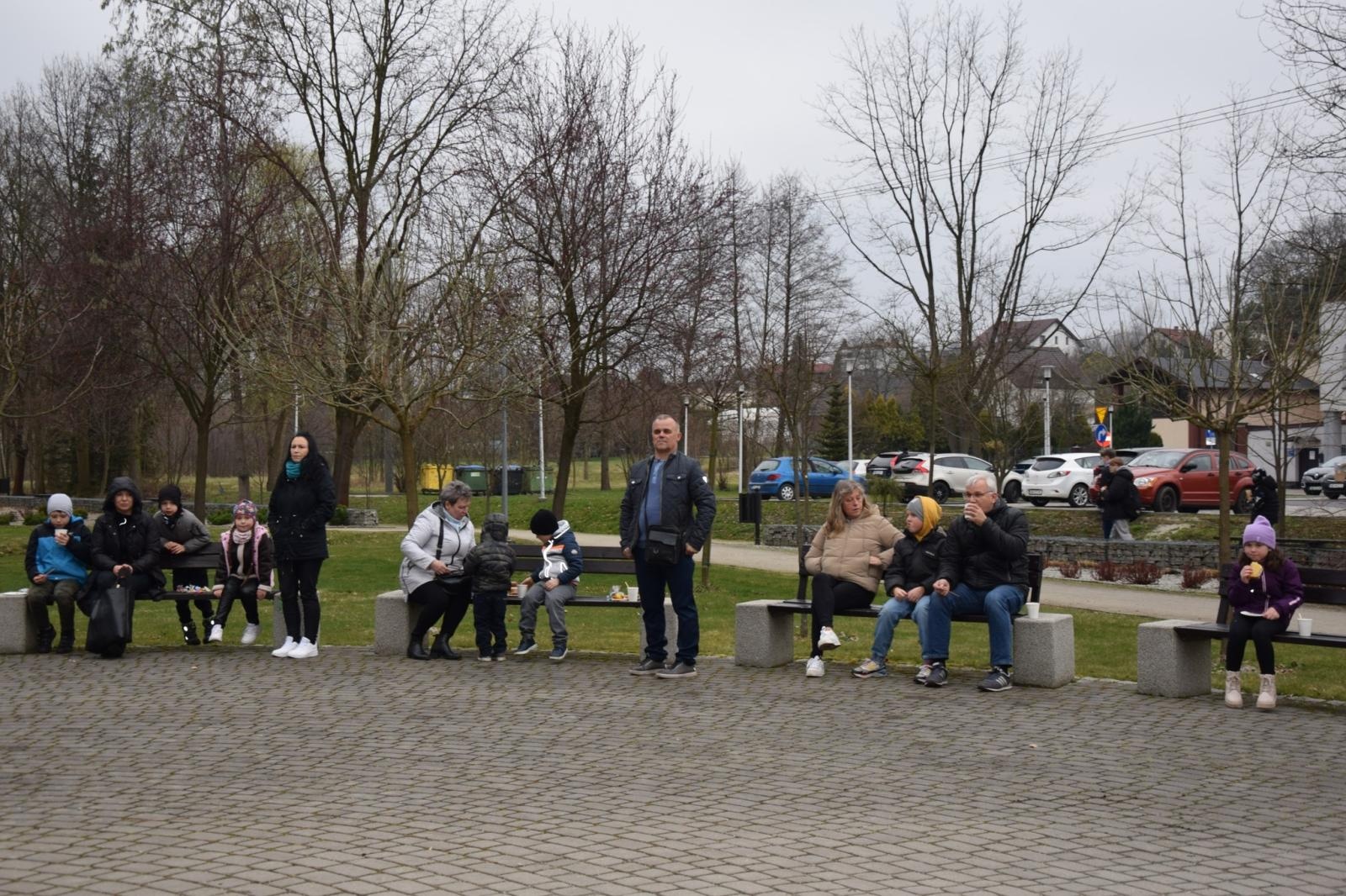 Zdjęcie w galerii na portalu naszwodzislaw.com: Tradycja silniejsza niż pogoda. Festiwal Palmy Wielkanocnej w Mszanie przyciągnął tłumy [FOTO] wiadomości z regionu