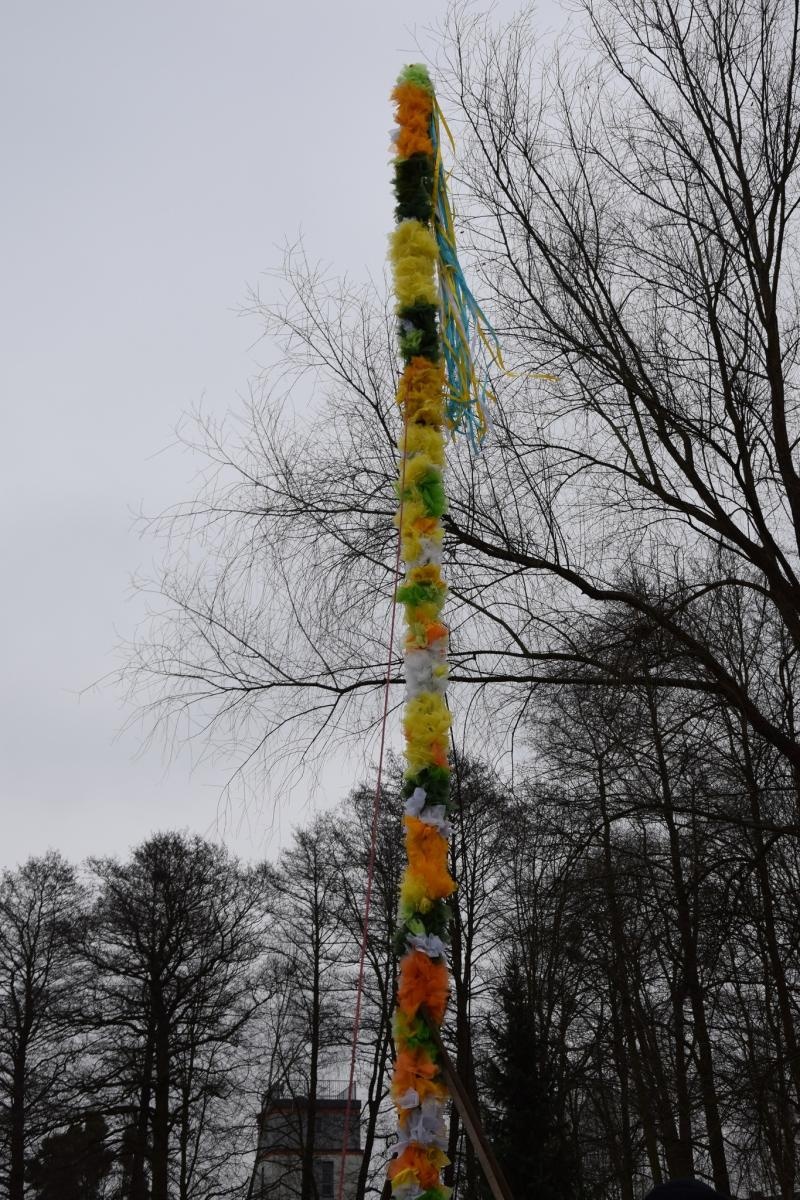 Zdjęcie w galerii na portalu naszwodzislaw.com: Tradycja silniejsza niż pogoda. Festiwal Palmy Wielkanocnej w Mszanie przyciągnął tłumy [FOTO] wiadomości z regionu