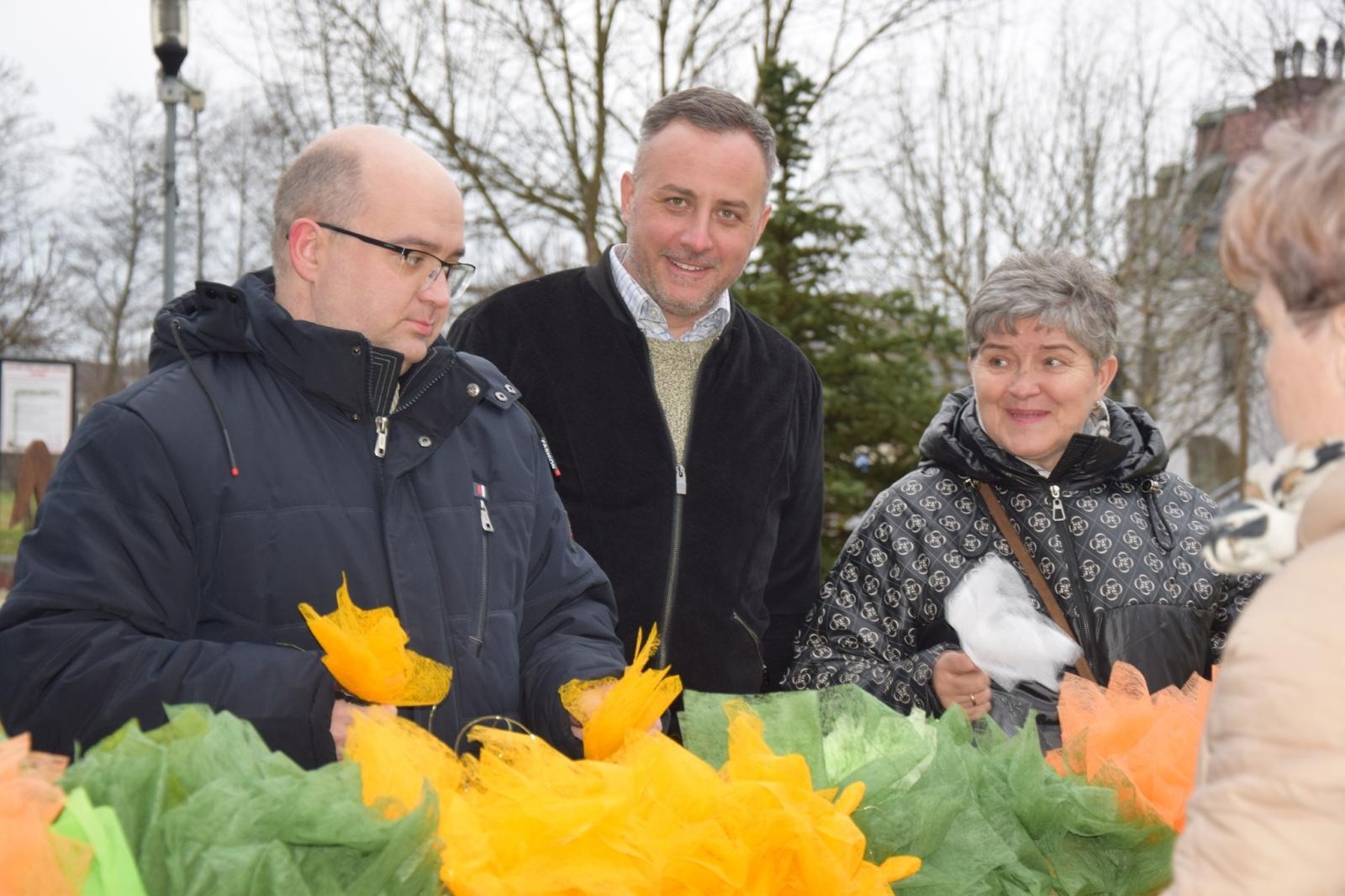 Zdjęcie w galerii na portalu naszwodzislaw.com: Tradycja silniejsza niż pogoda. Festiwal Palmy Wielkanocnej w Mszanie przyciągnął tłumy [FOTO] wiadomości z regionu