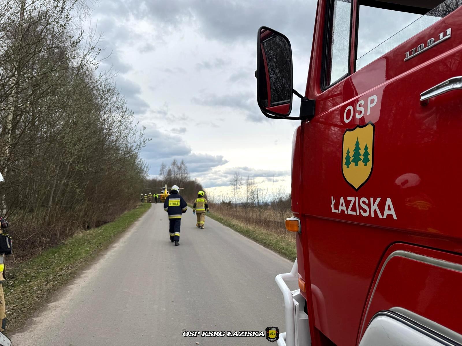Zdjęcie w galerii na portalu naszwodzislaw.com: Groźny wypadek w Gorzyczkach. Poszkodowany w lesie, na miejscu śmigłowiec LPR wiadomości z regionu