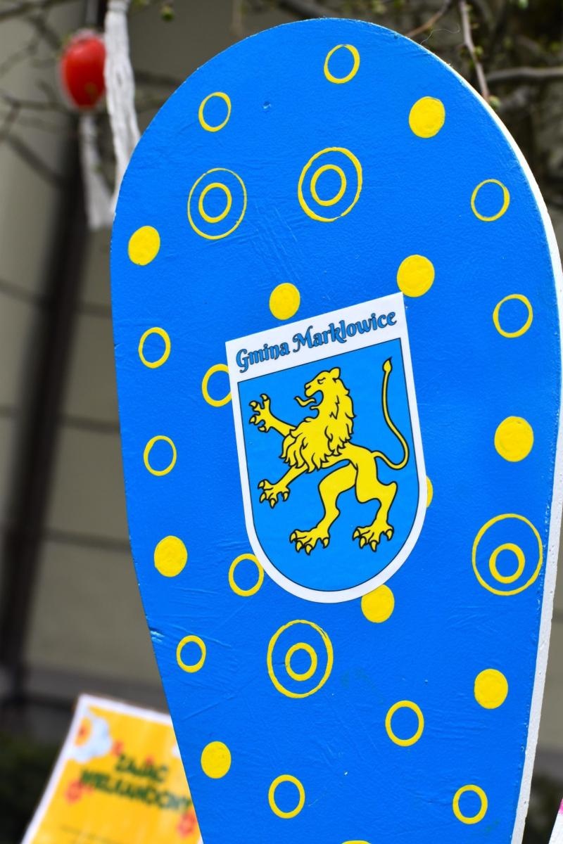 Zdjęcie w galerii na portalu naszwodzislaw.com: Zając, który połączył powiat. Niezwykła inicjatywa przed Starostwem w Wodzisławiu [FOTO] wiadomości z regionu