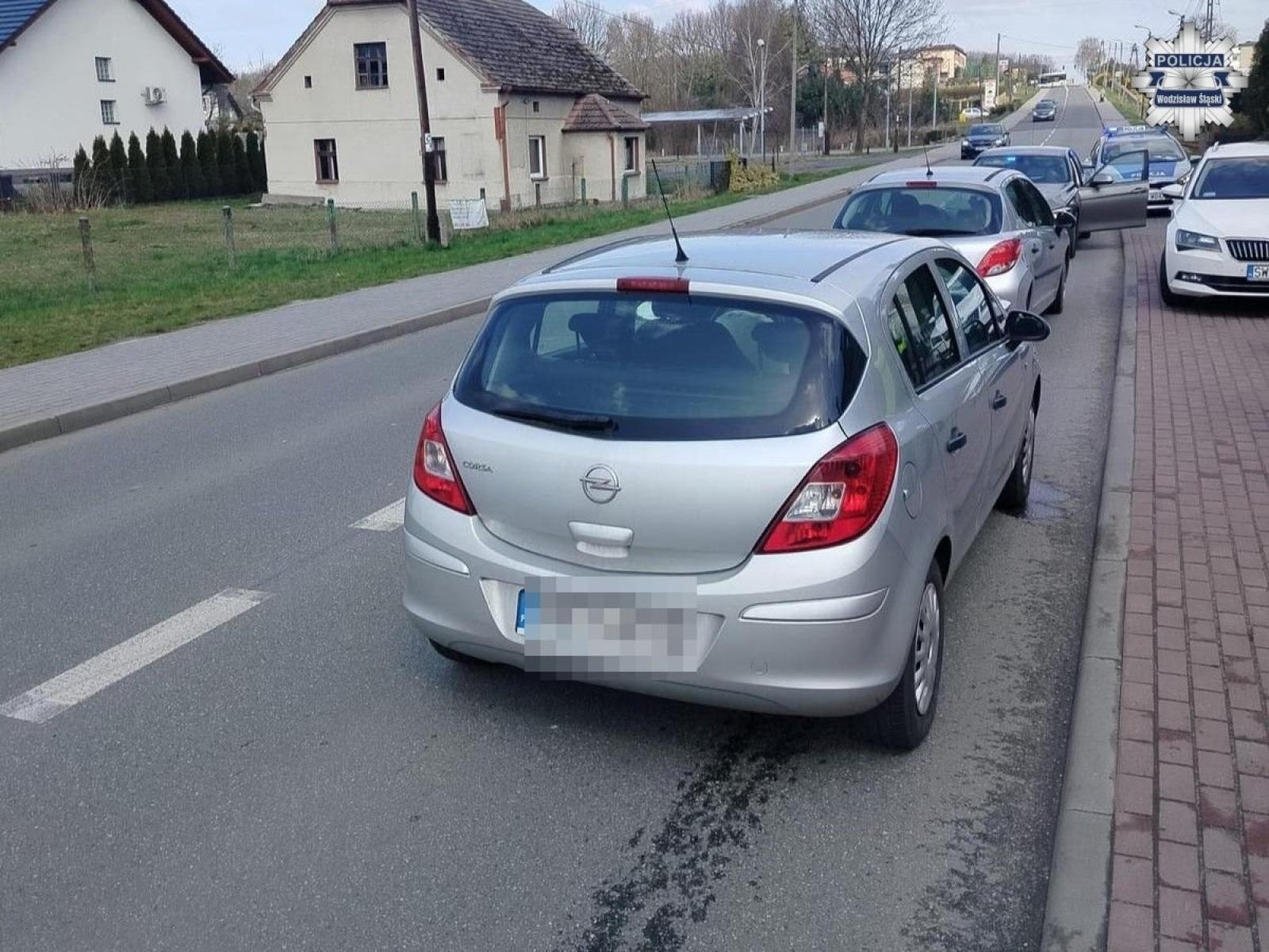 Zdjęcie w galerii na portalu naszwodzislaw.com: Sekunda nieuwagi wystarczyła. Kolizja z udziałem młodej kierującej wiadomości z regionu