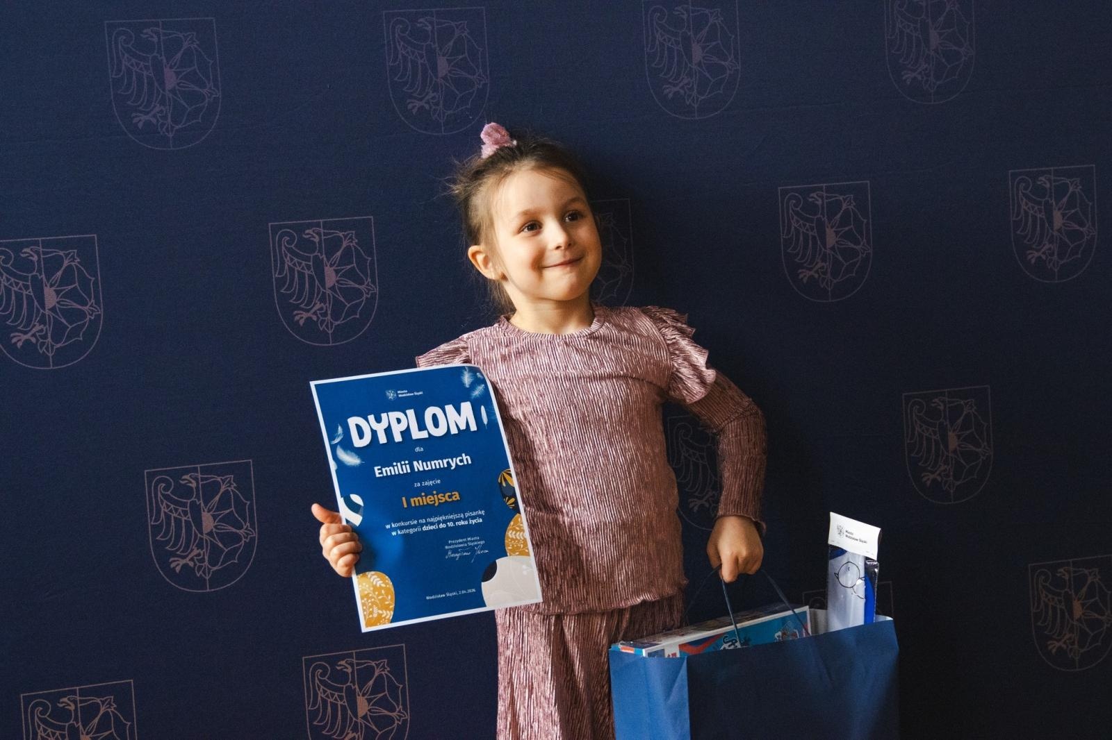 Zdjęcie w galerii na portalu naszwodzislaw.com: Wielkanocna kreatywność bez granic. Znamy zwycięzców konkursu na najpiękniejszą pisankę wiadomości z regionu