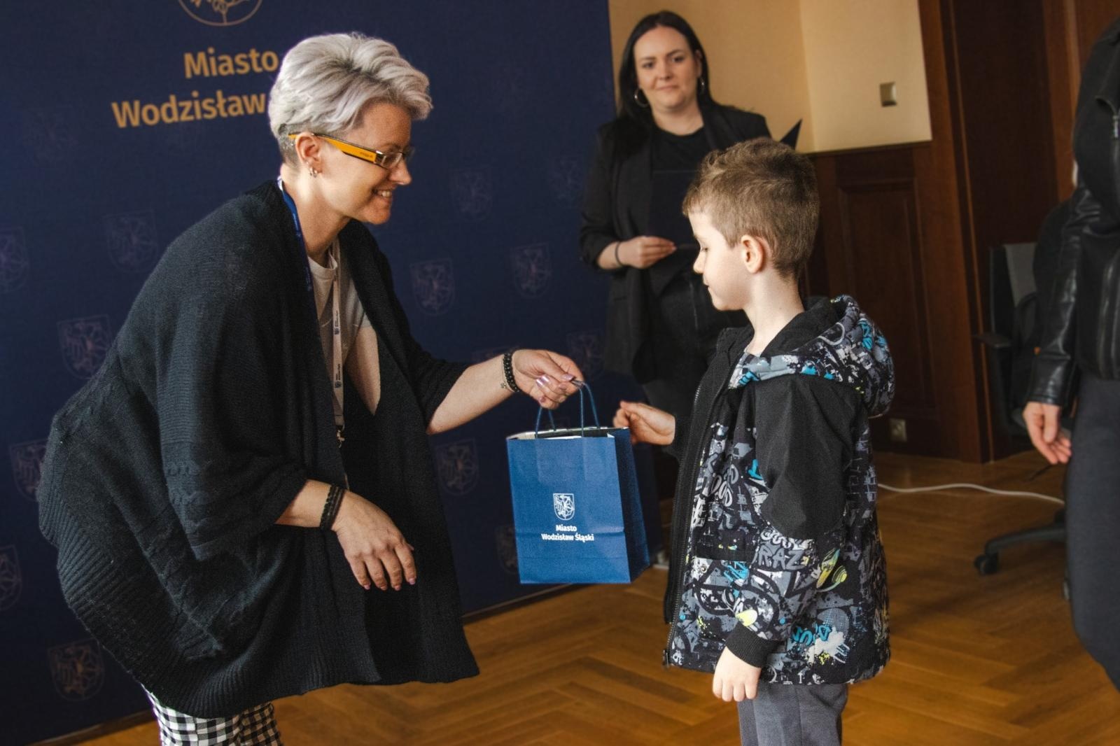 Zdjęcie w galerii na portalu naszwodzislaw.com: Wielkanocna kreatywność bez granic. Znamy zwycięzców konkursu na najpiękniejszą pisankę wiadomości z regionu