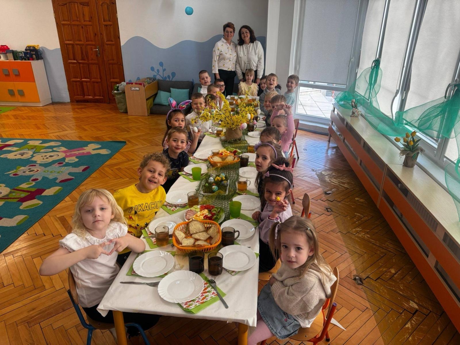 Zdjęcie w galerii na portalu naszwodzislaw.com: Świąteczna atmosfera wcześniej niż zwykle. Wielkanocne śniadania w wodzisławskich przedszkolach wiadomości z regionu