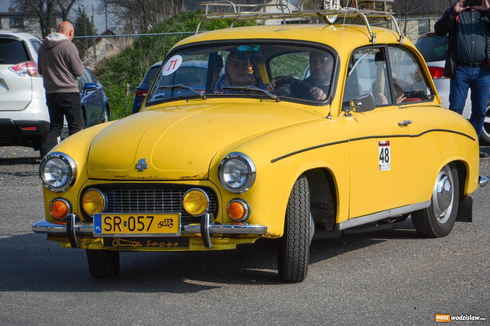 Zdjęcie w galerii na portalu naszwodzislaw.com: Z Tajlandii do Chałupek: Kultowe Fiaty i Polonez tłumnie powitane w ojczyźnie [FOTO i WIDEO] wiadomości z regionu