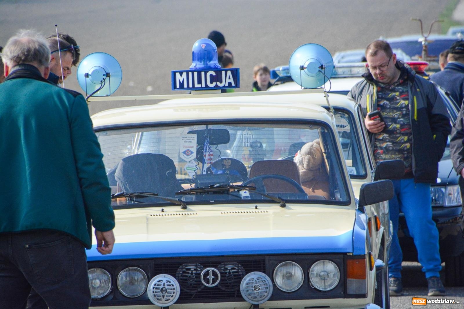 Zdjęcie w galerii na portalu naszwodzislaw.com: Z Tajlandii do Chałupek: Kultowe Fiaty i Polonez tłumnie powitane w ojczyźnie [FOTO i WIDEO] wiadomości z regionu