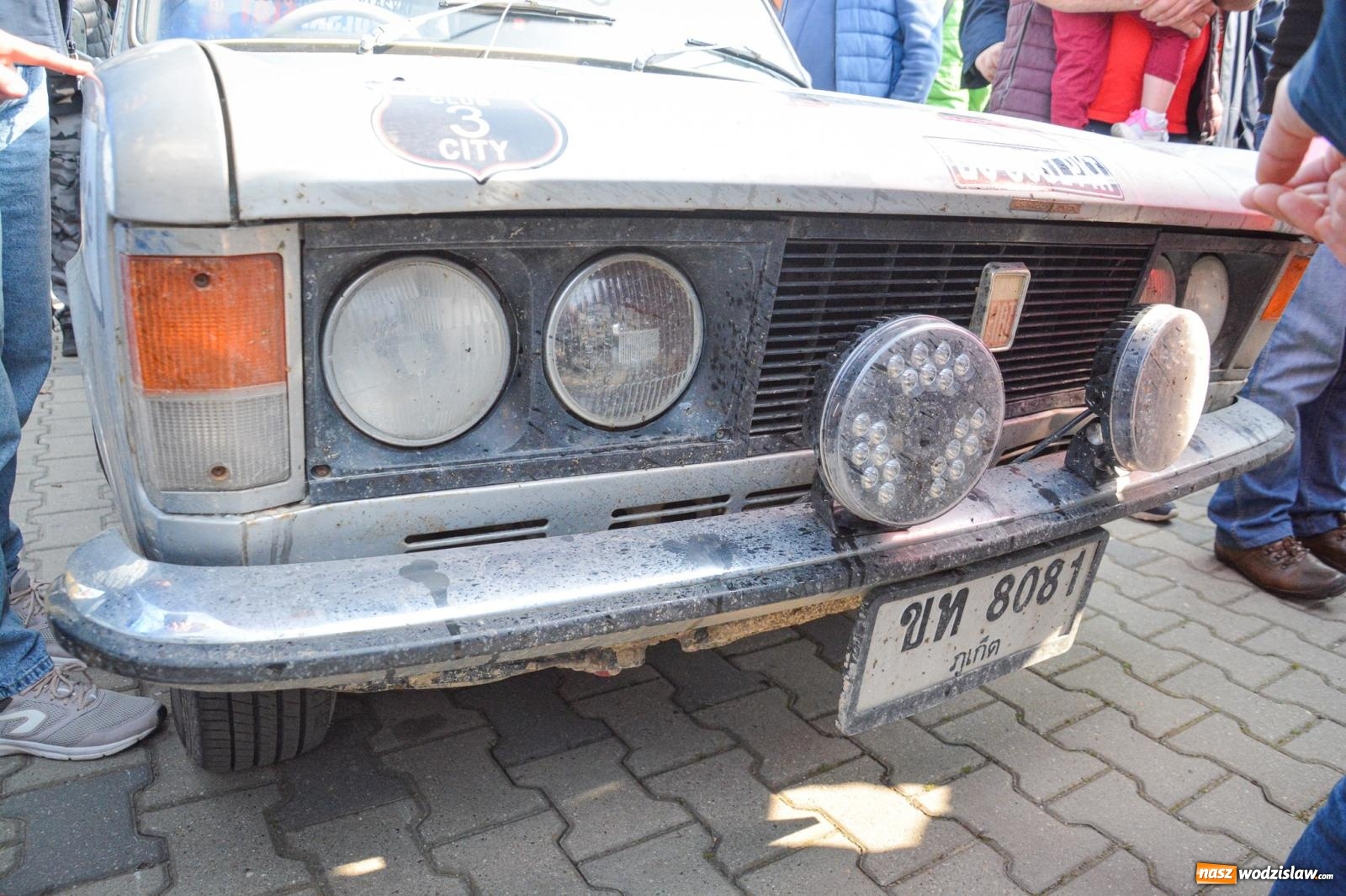 Zdjęcie w galerii na portalu naszwodzislaw.com: Z Tajlandii do Chałupek: Kultowe Fiaty i Polonez tłumnie powitane w ojczyźnie [FOTO i WIDEO] wiadomości z regionu