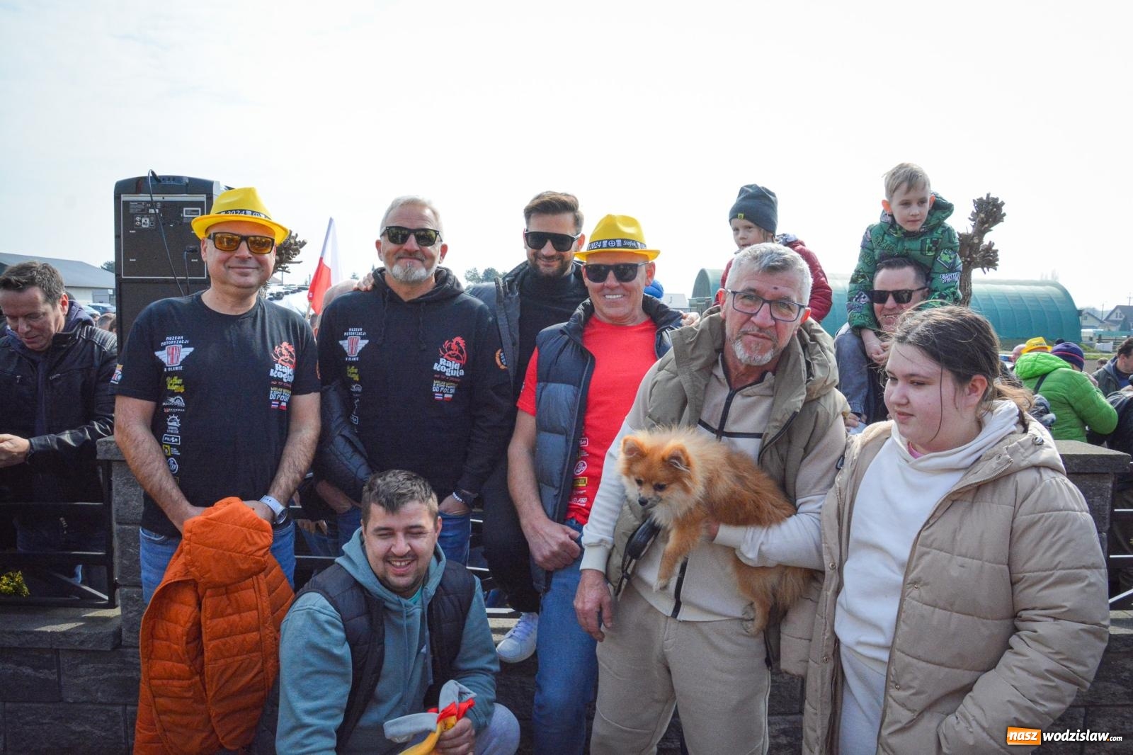 Zdjęcie w galerii na portalu naszwodzislaw.com: Z Tajlandii do Chałupek: Kultowe Fiaty i Polonez tłumnie powitane w ojczyźnie [FOTO i WIDEO] wiadomości z regionu