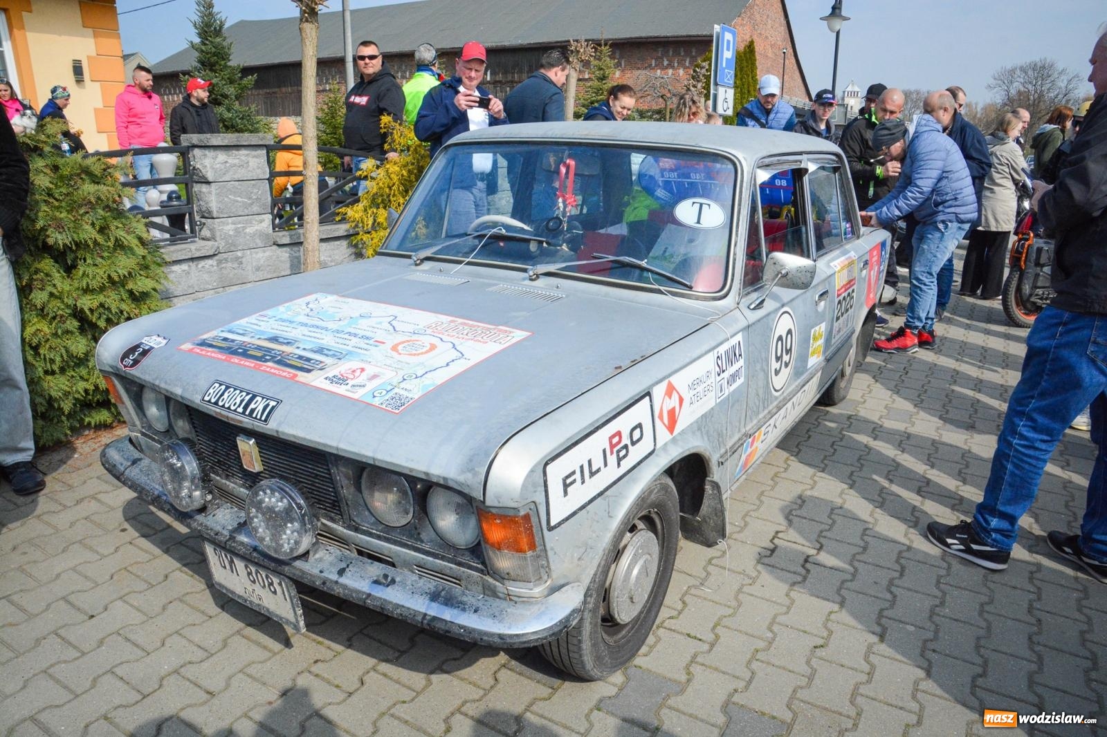 Zdjęcie w galerii na portalu naszwodzislaw.com: Z Tajlandii do Chałupek: Kultowe Fiaty i Polonez tłumnie powitane w ojczyźnie [FOTO i WIDEO] wiadomości z regionu