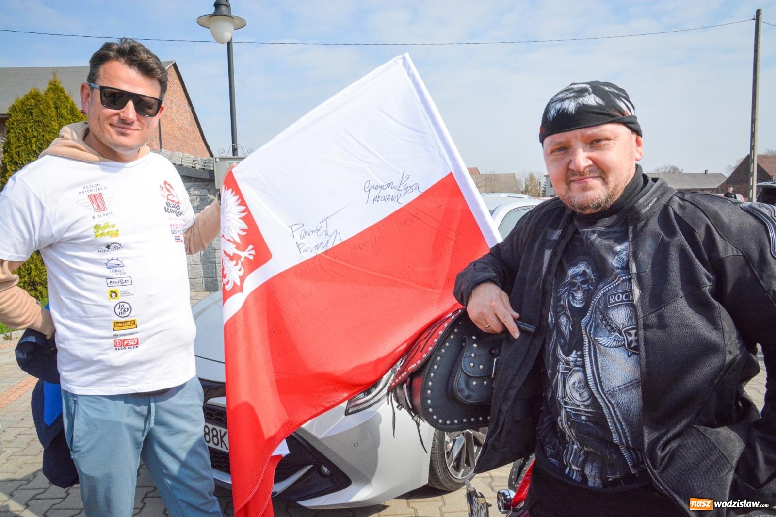 Zdjęcie w galerii na portalu naszwodzislaw.com: Z Tajlandii do Chałupek: Kultowe Fiaty i Polonez tłumnie powitane w ojczyźnie [FOTO i WIDEO] wiadomości z regionu