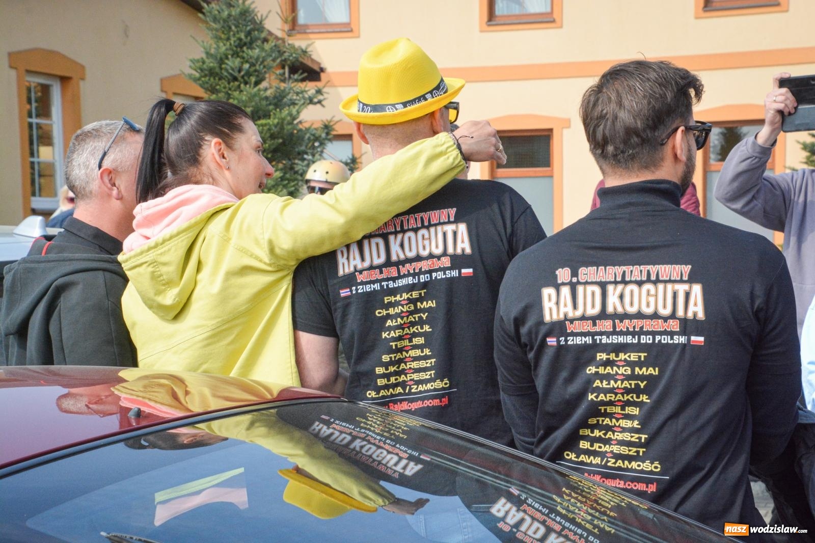 Zdjęcie w galerii na portalu naszwodzislaw.com: Z Tajlandii do Chałupek: Kultowe Fiaty i Polonez tłumnie powitane w ojczyźnie [FOTO i WIDEO] wiadomości z regionu