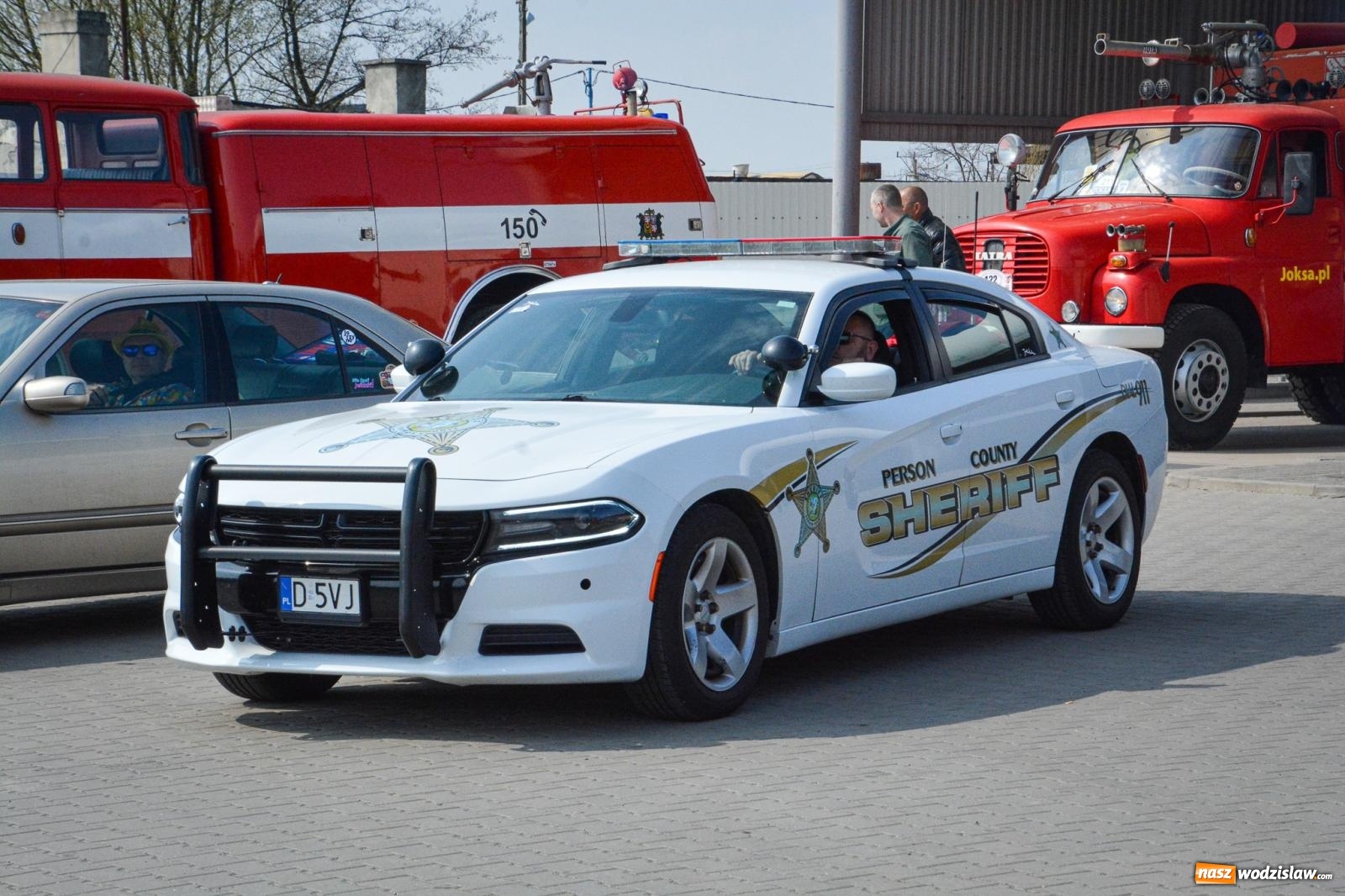 Zdjęcie w galerii na portalu naszwodzislaw.com: Z Tajlandii do Chałupek: Kultowe Fiaty i Polonez tłumnie powitane w ojczyźnie [FOTO i WIDEO] wiadomości z regionu