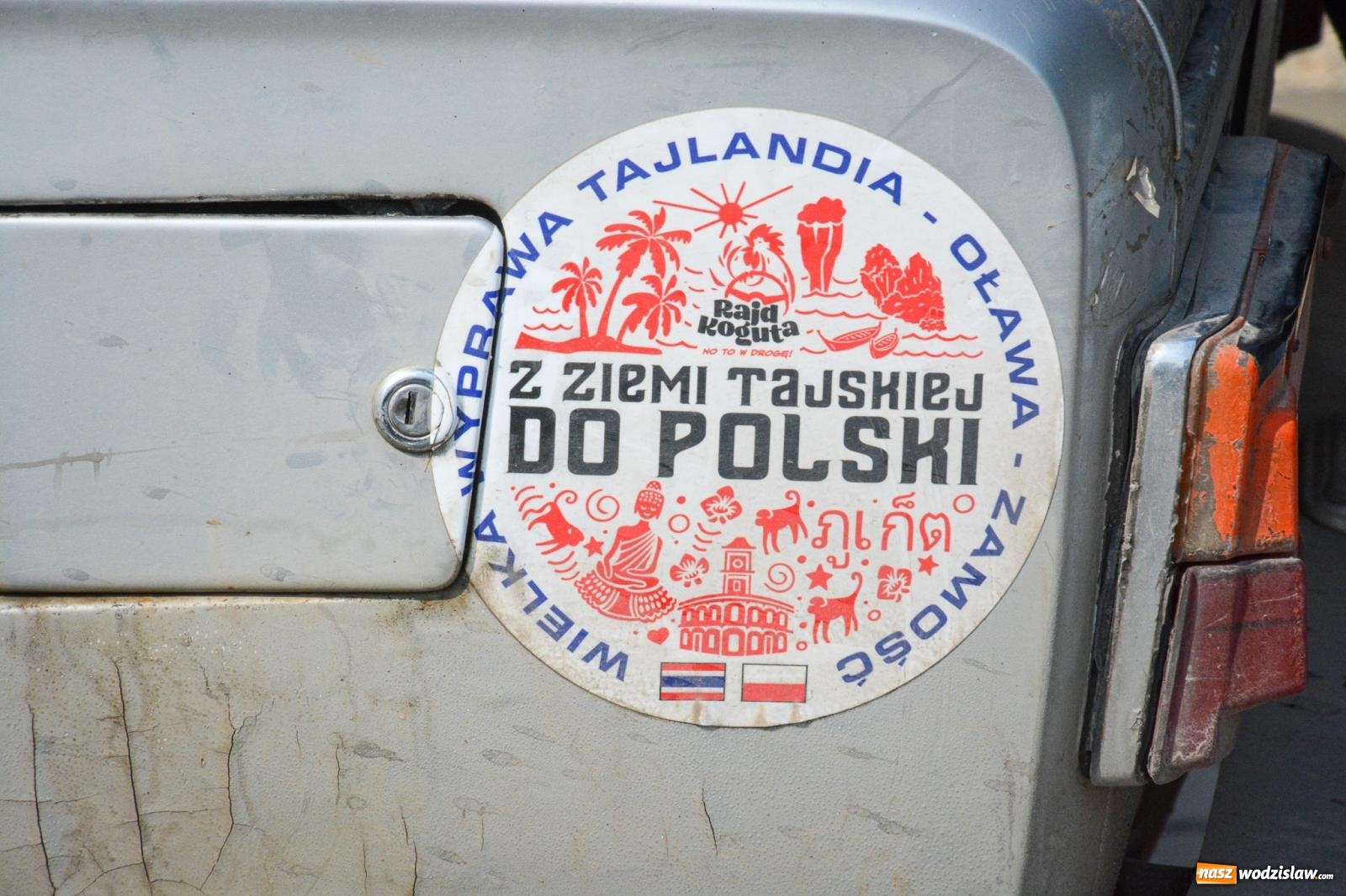 Zdjęcie w galerii na portalu naszwodzislaw.com: Z Tajlandii do Chałupek: Kultowe Fiaty i Polonez tłumnie powitane w ojczyźnie [FOTO i WIDEO] wiadomości z regionu