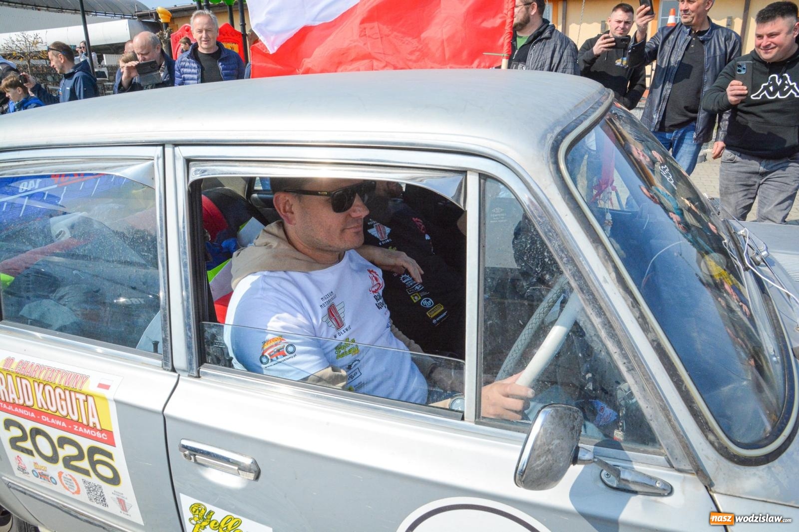 Zdjęcie w galerii na portalu naszwodzislaw.com: Z Tajlandii do Chałupek: Kultowe Fiaty i Polonez tłumnie powitane w ojczyźnie [FOTO i WIDEO] wiadomości z regionu