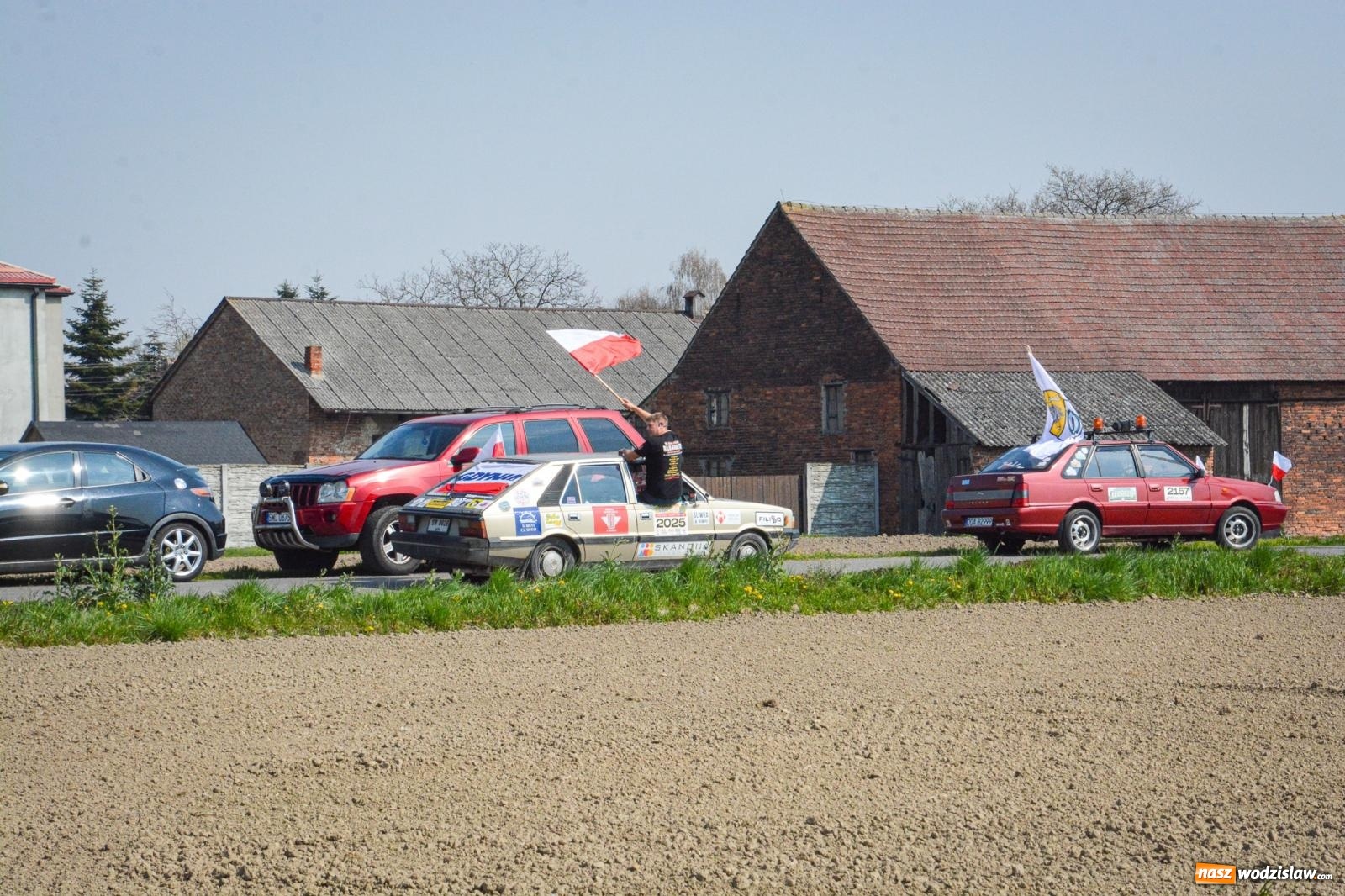 Zdjęcie w galerii na portalu naszwodzislaw.com: Z Tajlandii do Chałupek: Kultowe Fiaty i Polonez tłumnie powitane w ojczyźnie [FOTO i WIDEO] wiadomości z regionu