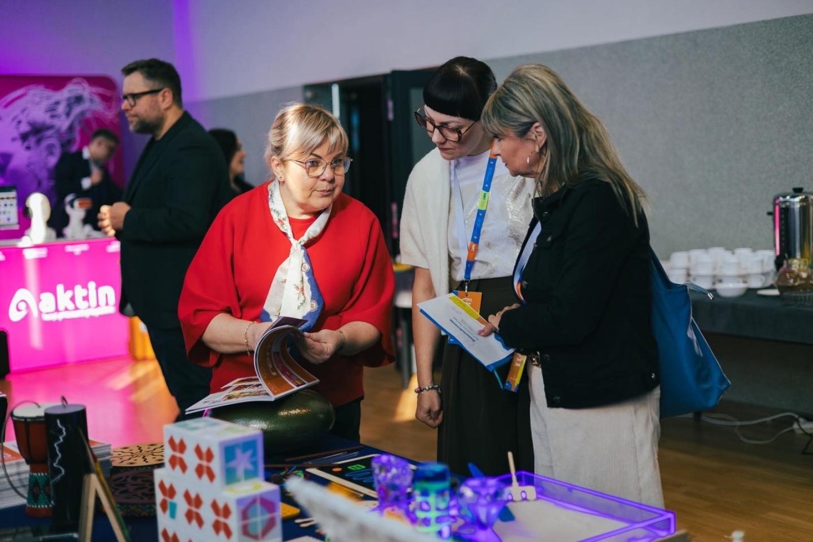 Zdjęcie w galerii na portalu naszwodzislaw.com: Wodzisław Śląski edukacyjną stolicą kraju. Konferencja WNET zakończona sukcesem [FOTO] wiadomości z regionu