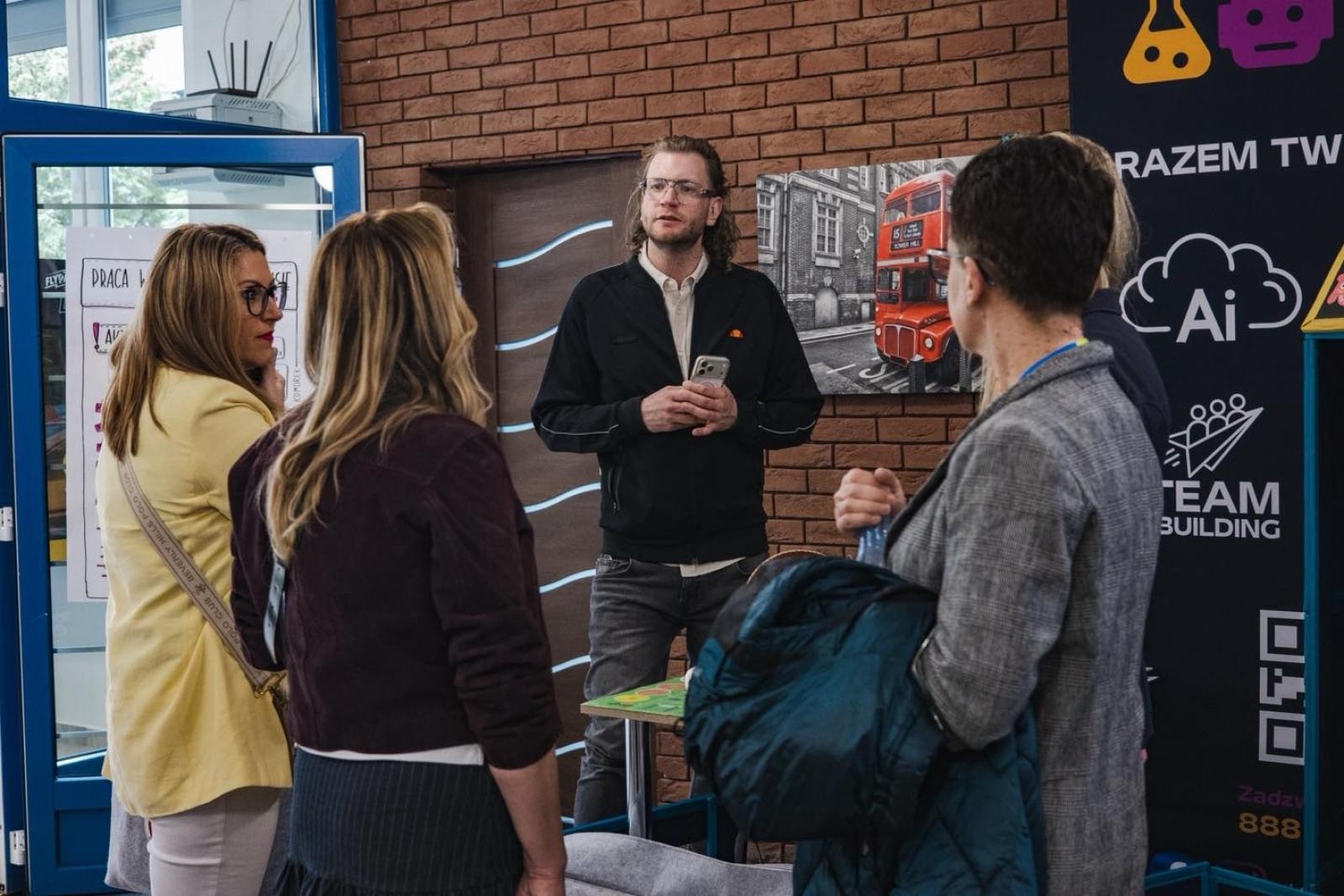 Zdjęcie w galerii na portalu naszwodzislaw.com: Wodzisław Śląski edukacyjną stolicą kraju. Konferencja WNET zakończona sukcesem [FOTO] wiadomości z regionu