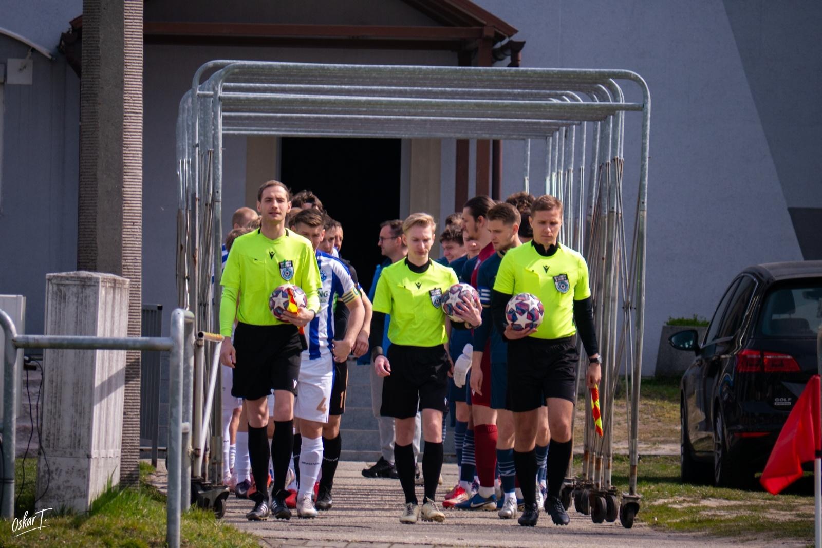 Zdjęcie w galerii na portalu naszwodzislaw.com: Emocje, zwroty akcji i chłodna skuteczność. Górnik Radlin górą w okręgówce [FOTO] wiadomości z regionu