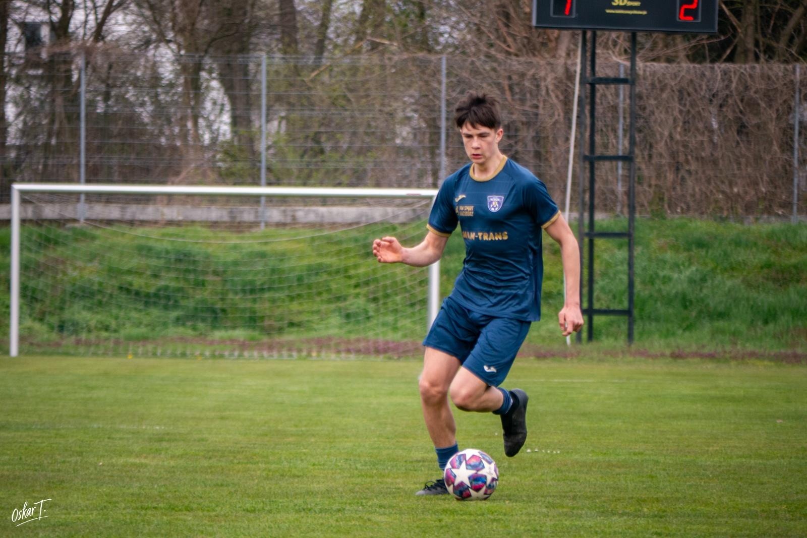 Zdjęcie w galerii na portalu naszwodzislaw.com: Emocje, zwroty akcji i chłodna skuteczność. Górnik Radlin górą w okręgówce [FOTO] wiadomości z regionu