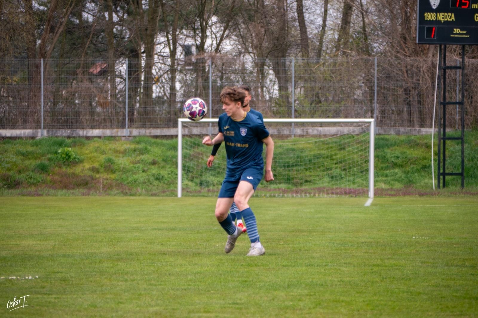 Zdjęcie w galerii na portalu naszwodzislaw.com: Emocje, zwroty akcji i chłodna skuteczność. Górnik Radlin górą w okręgówce [FOTO] wiadomości z regionu