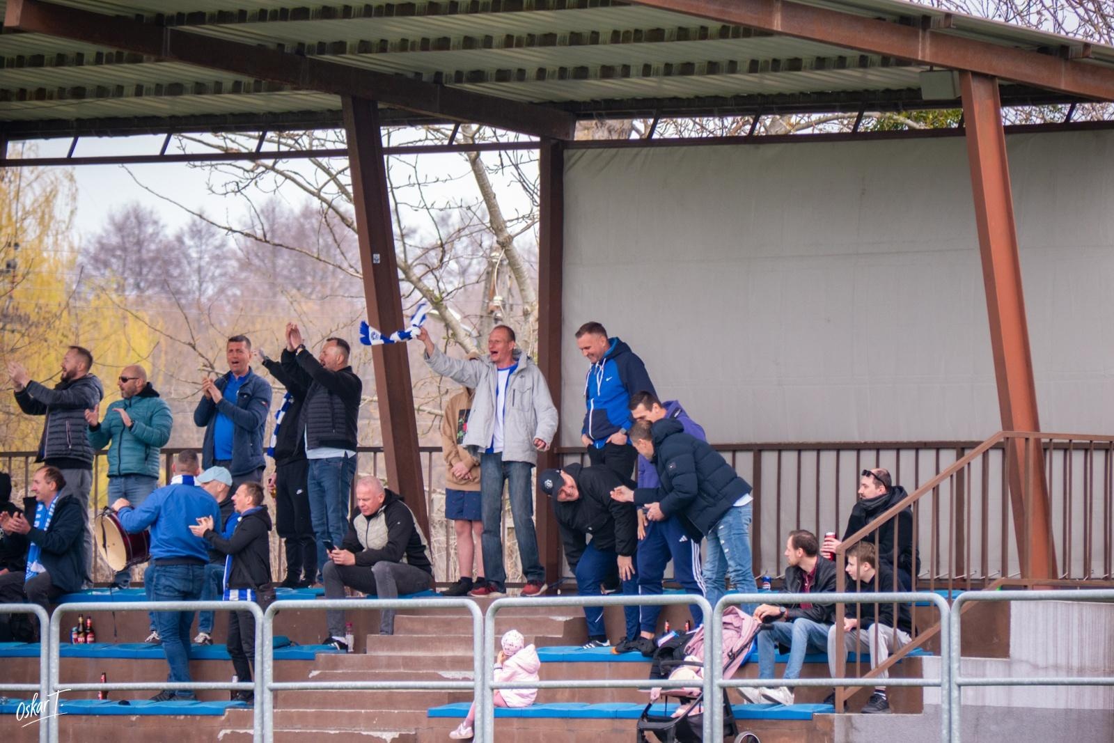 Zdjęcie w galerii na portalu naszwodzislaw.com: Emocje, zwroty akcji i chłodna skuteczność. Górnik Radlin górą w okręgówce [FOTO] wiadomości z regionu