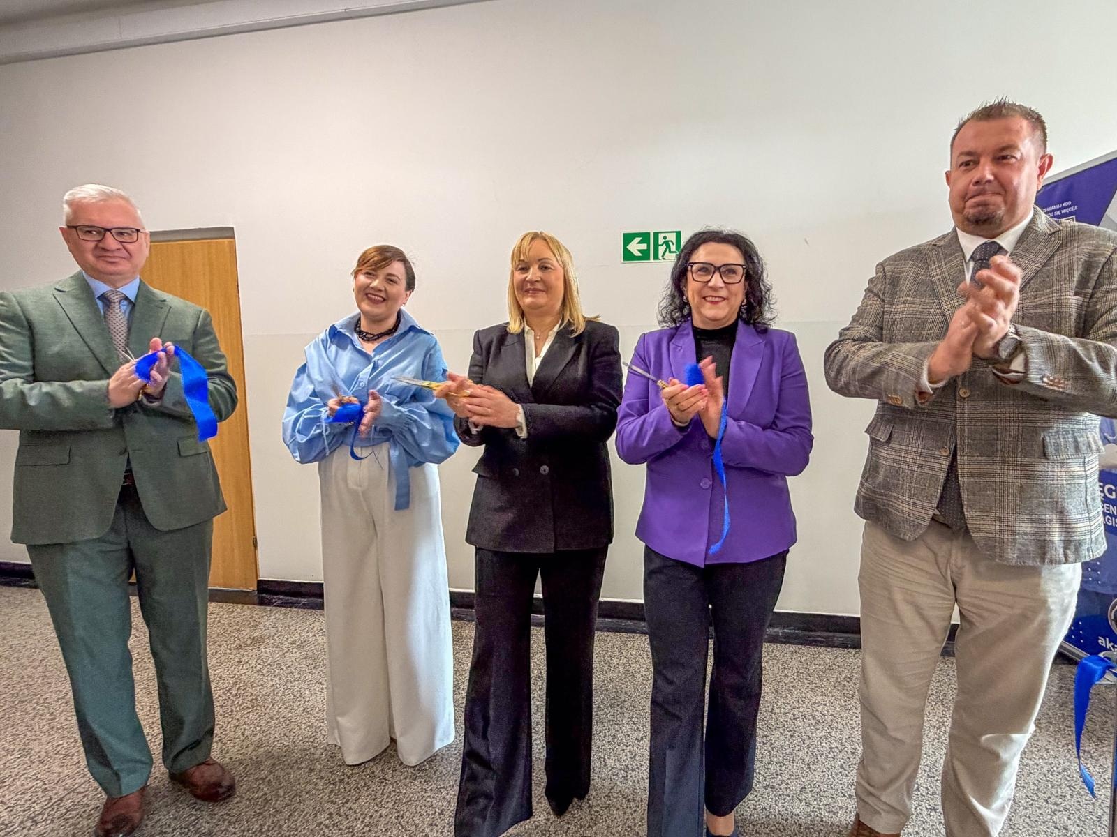 Zdjęcie w galerii na portalu naszwodzislaw.com: Nowe laboratorium w ANS w Raciborzu otwarte. 100 tys. zł od Powiatu Raciborskiego wiadomości z regionu