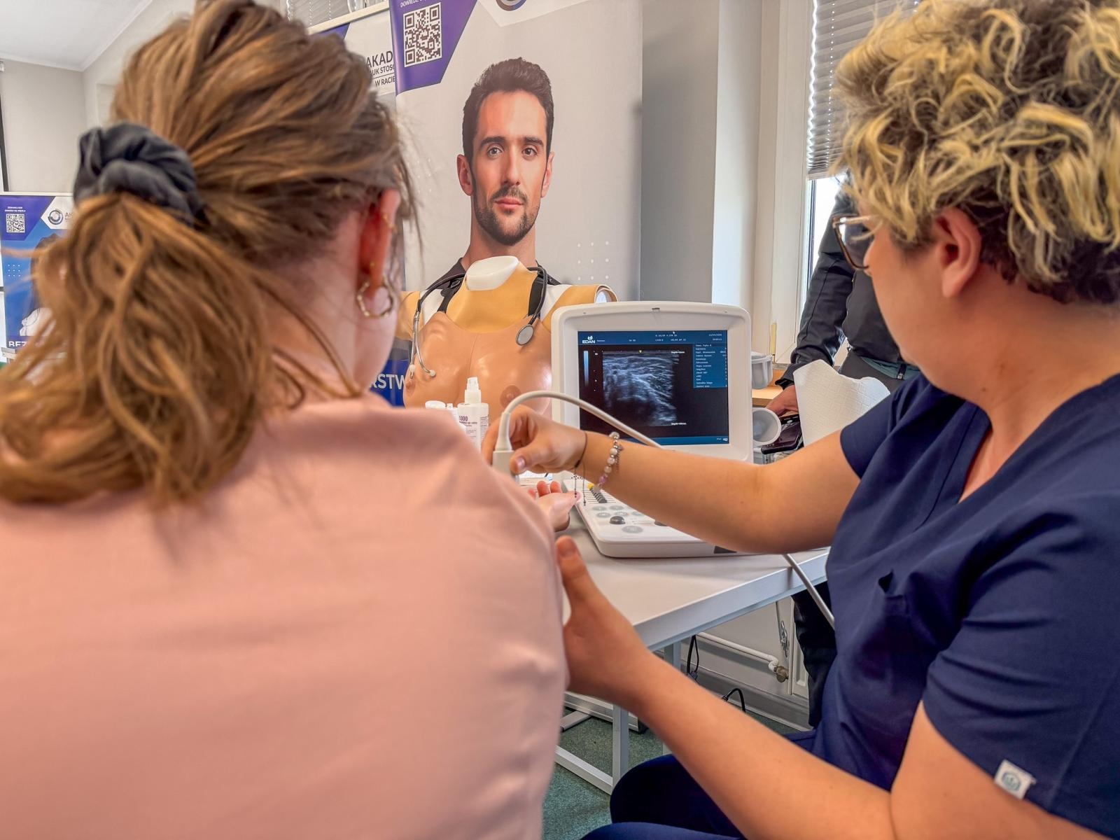 Zdjęcie w galerii na portalu naszwodzislaw.com: Nowe laboratorium w ANS w Raciborzu otwarte. 100 tys. zł od Powiatu Raciborskiego wiadomości z regionu