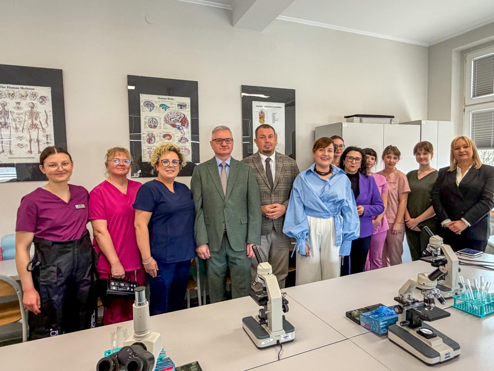 Zdjęcie w galerii na portalu naszwodzislaw.com: Nowe laboratorium w ANS w Raciborzu otwarte. 100 tys. zł od Powiatu Raciborskiego wiadomości z regionu