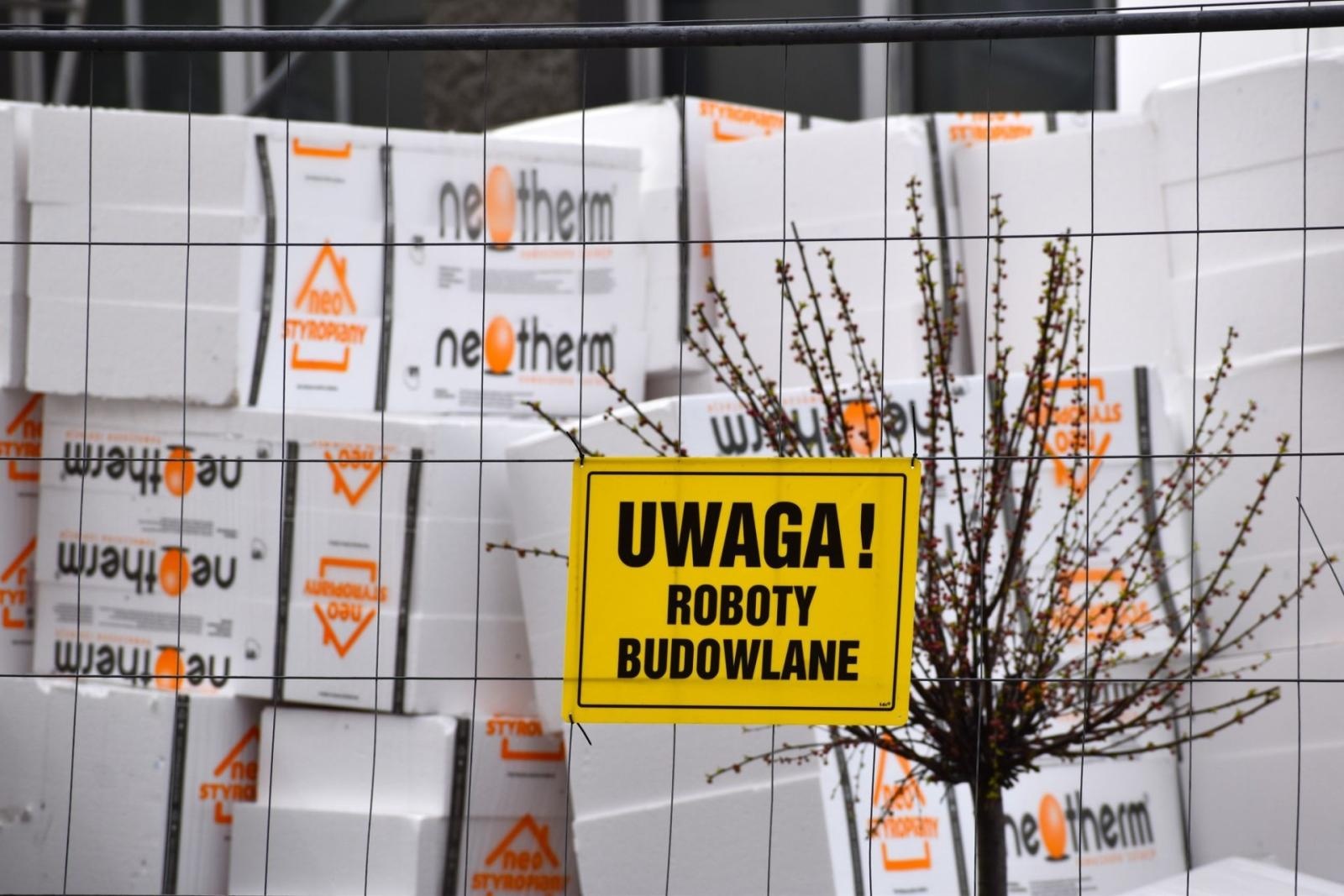 Zdjęcie w galerii na portalu naszwodzislaw.com: Trwa modernizacja ośrodka zdrowia w Rydułtowach. Inwestycja za blisko 2 mln zł wiadomości z regionu