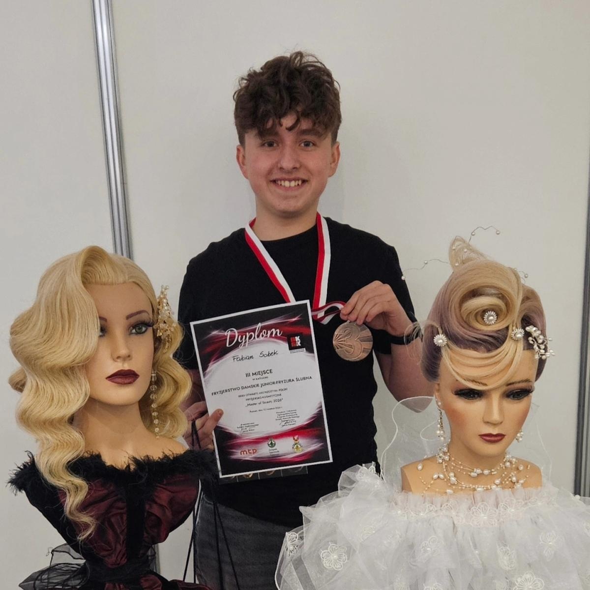 Zdjęcie w galerii na portalu naszwodzislaw.com: Debiut i od razu medal. Fabian Sobek zachwycił na ogólnopolskich mistrzostwach wiadomości z regionu