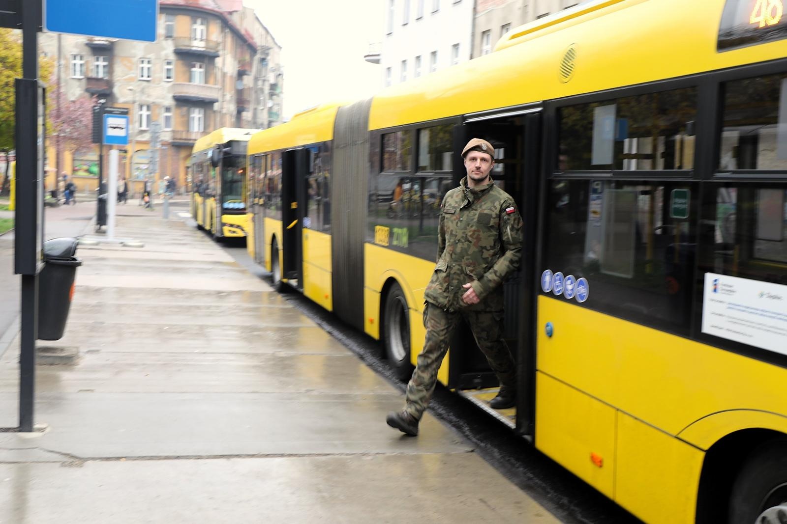 Zdjęcie w galerii na portalu naszwodzislaw.com: 15 kwietnia – Dzień Dumy z Munduru w 13 Śląskiej Brygadzie Obrony Terytorialnej wiadomości z regionu