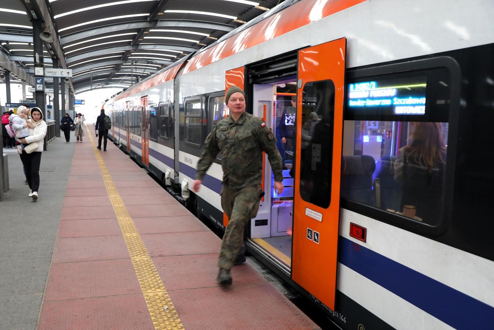 Zdjęcie w galerii na portalu naszwodzislaw.com: 15 kwietnia – Dzień Dumy z Munduru w 13 Śląskiej Brygadzie Obrony Terytorialnej wiadomości z regionu