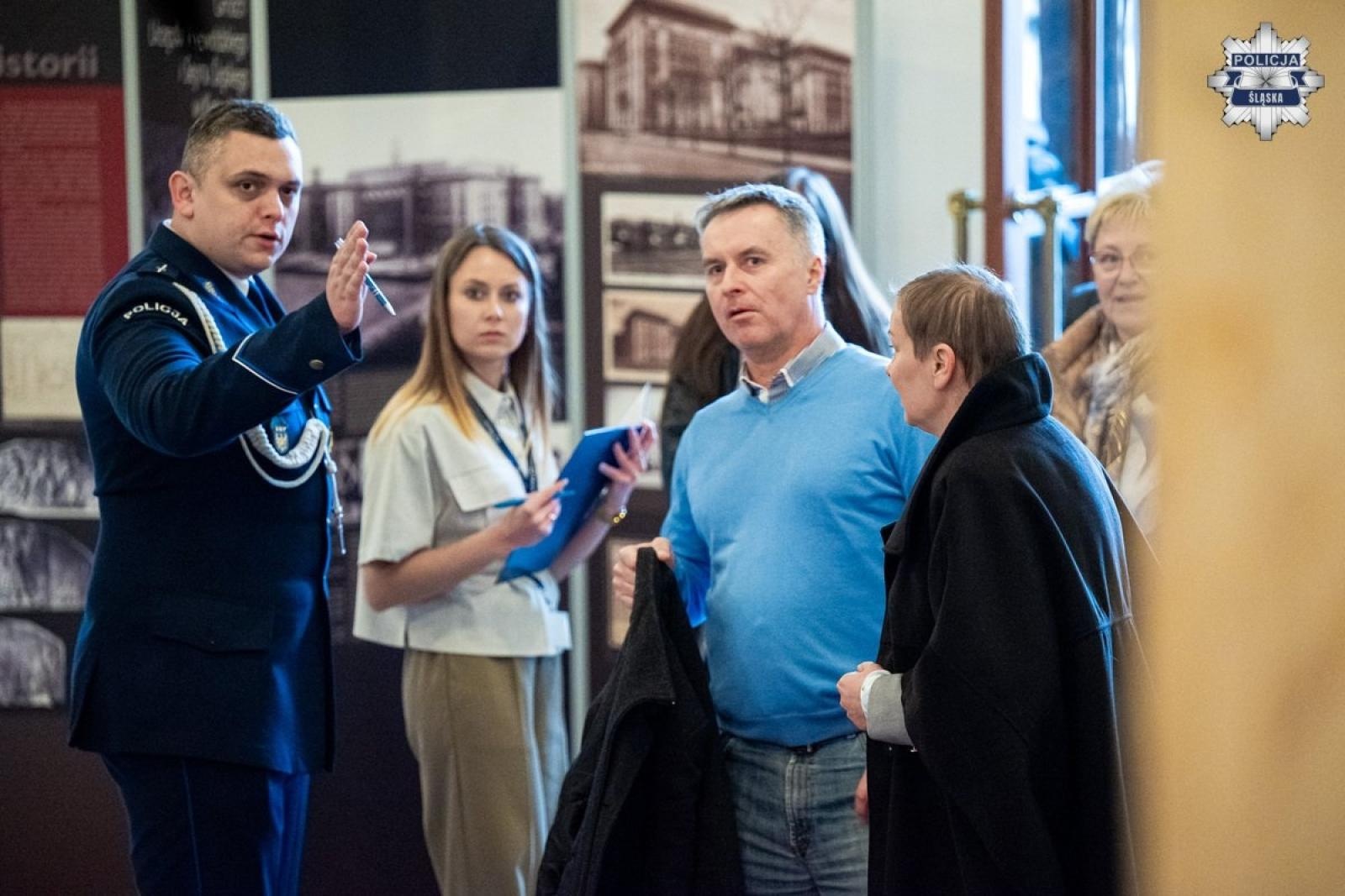 Zdjęcie w galerii na portalu naszwodzislaw.com: Nowo przyjęci policjanci złożyli ślubowanie [FOTO] wiadomości z regionu