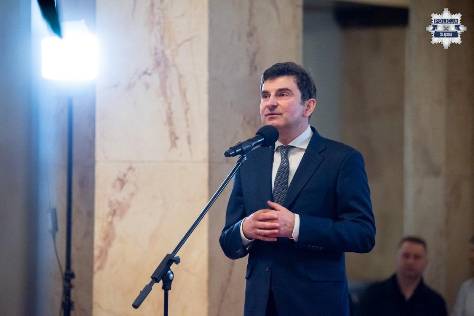 Zdjęcie w galerii na portalu naszwodzislaw.com: Nowo przyjęci policjanci złożyli ślubowanie [FOTO] wiadomości z regionu