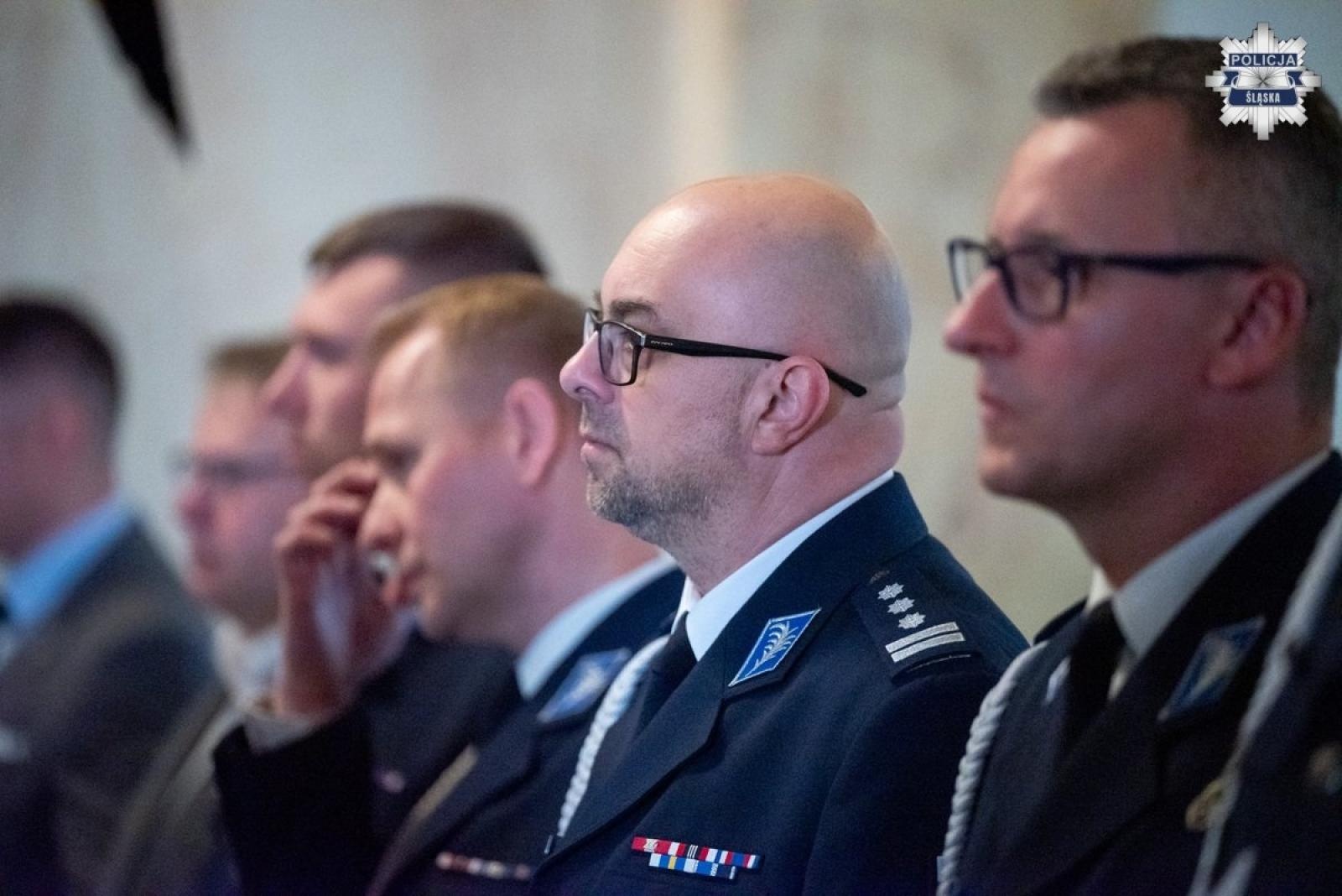 Zdjęcie w galerii na portalu naszwodzislaw.com: Nowo przyjęci policjanci złożyli ślubowanie [FOTO] wiadomości z regionu