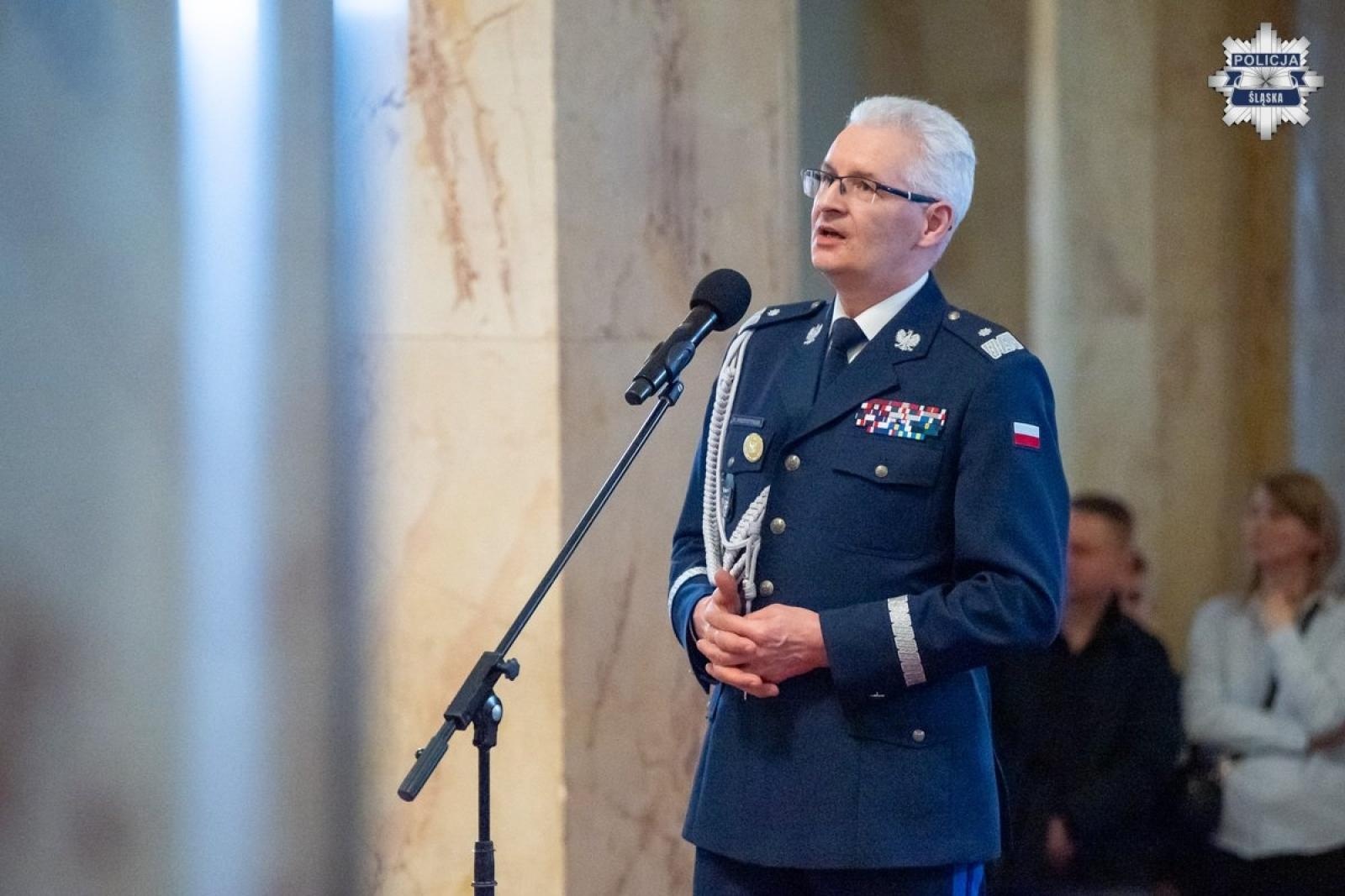 Zdjęcie w galerii na portalu naszwodzislaw.com: Nowo przyjęci policjanci złożyli ślubowanie [FOTO] wiadomości z regionu