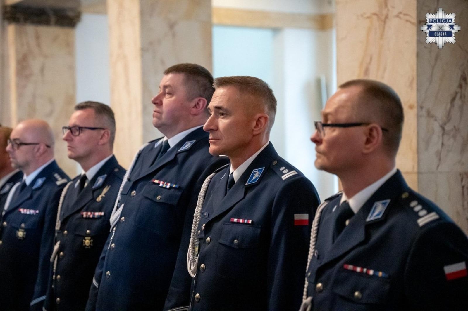 Zdjęcie w galerii na portalu naszwodzislaw.com: Nowo przyjęci policjanci złożyli ślubowanie [FOTO] wiadomości z regionu