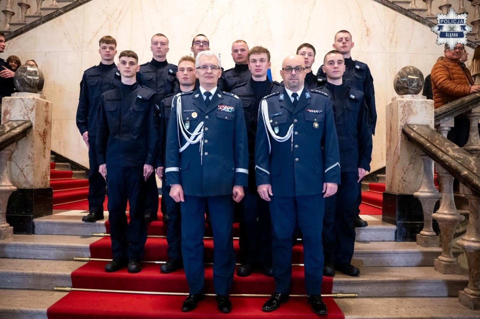 Zdjęcie w galerii na portalu naszwodzislaw.com: Nowo przyjęci policjanci złożyli ślubowanie [FOTO] wiadomości z regionu